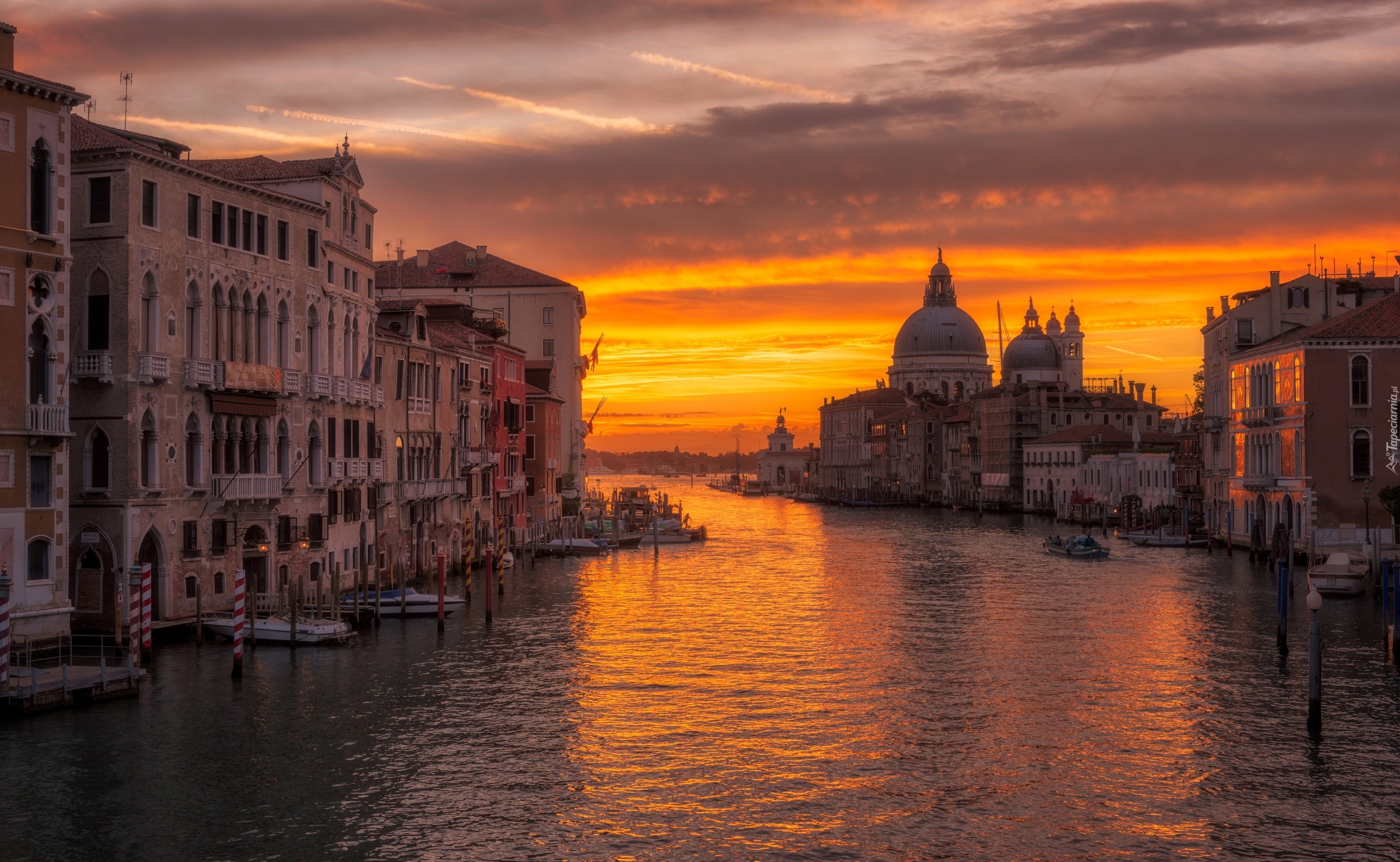 Włochy, Wenecja, Kanał Canal Grande, Bazylika św. Marka, Łodzie, Chmury, Wschód słońca