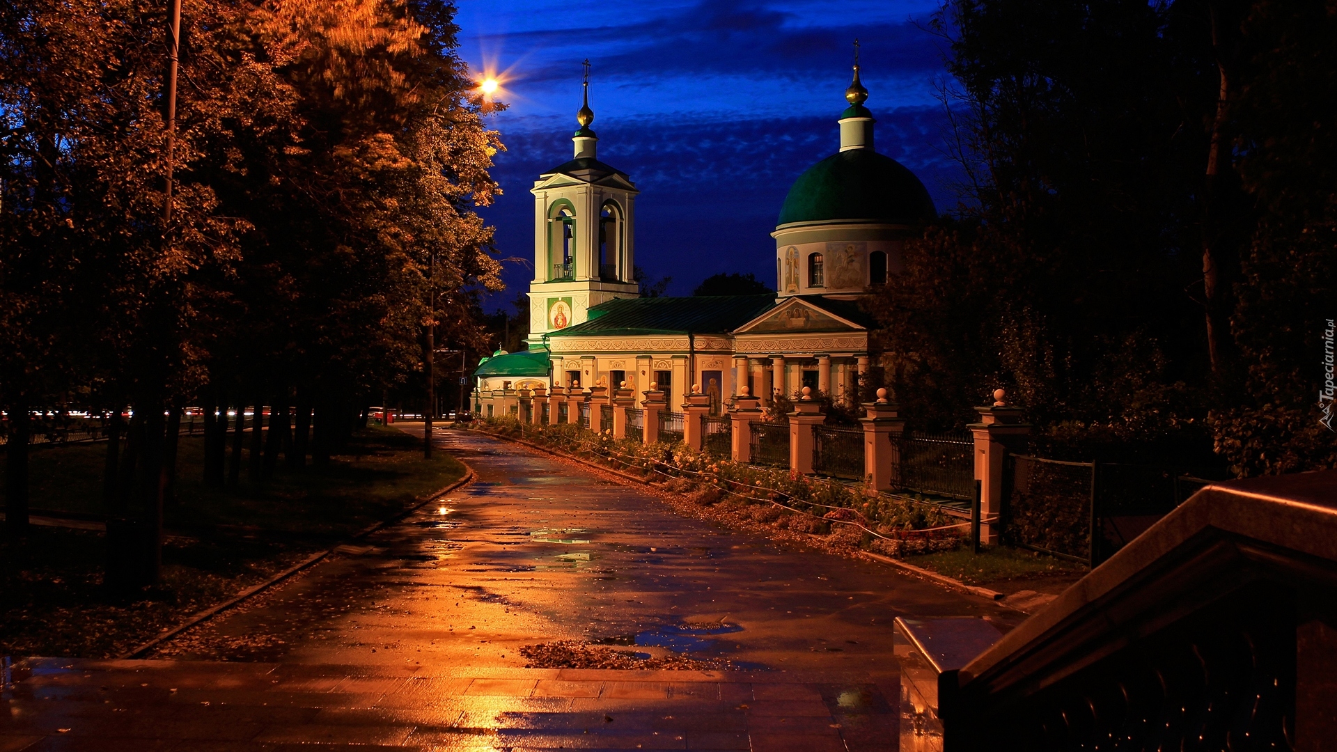 Rosja, Moskwa, Wzgórza Worobiowe, Cerkiew Trójcy Świętej