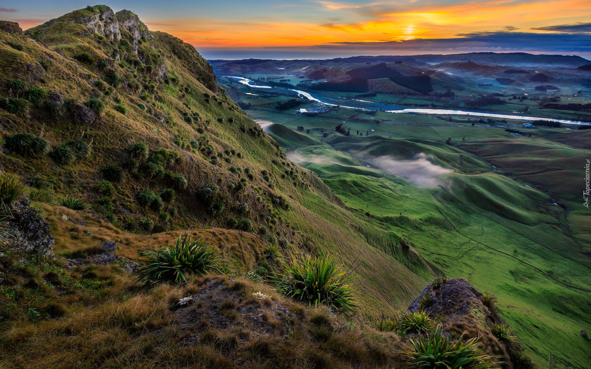 Nowa Zelandia, Region Hawkes Bay, Rzeka Tukituki River, Góry Te Mata Peak, Wzgórza, Góry, Wschód słońca, Dolina