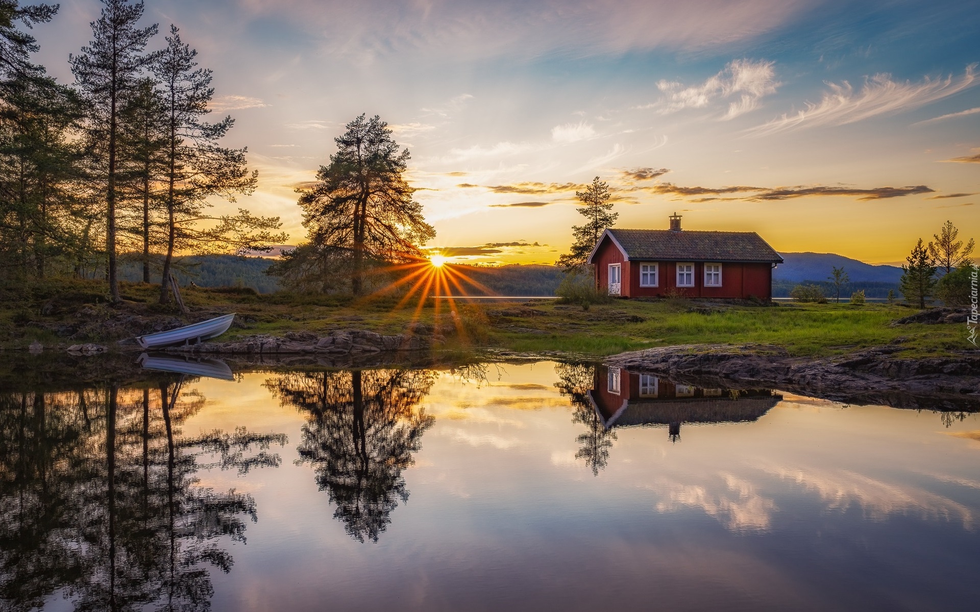 Norwegia, Ringerike, Jezioro Vaeleren, Drzewa, Łódka, Dom, Promienie słońca