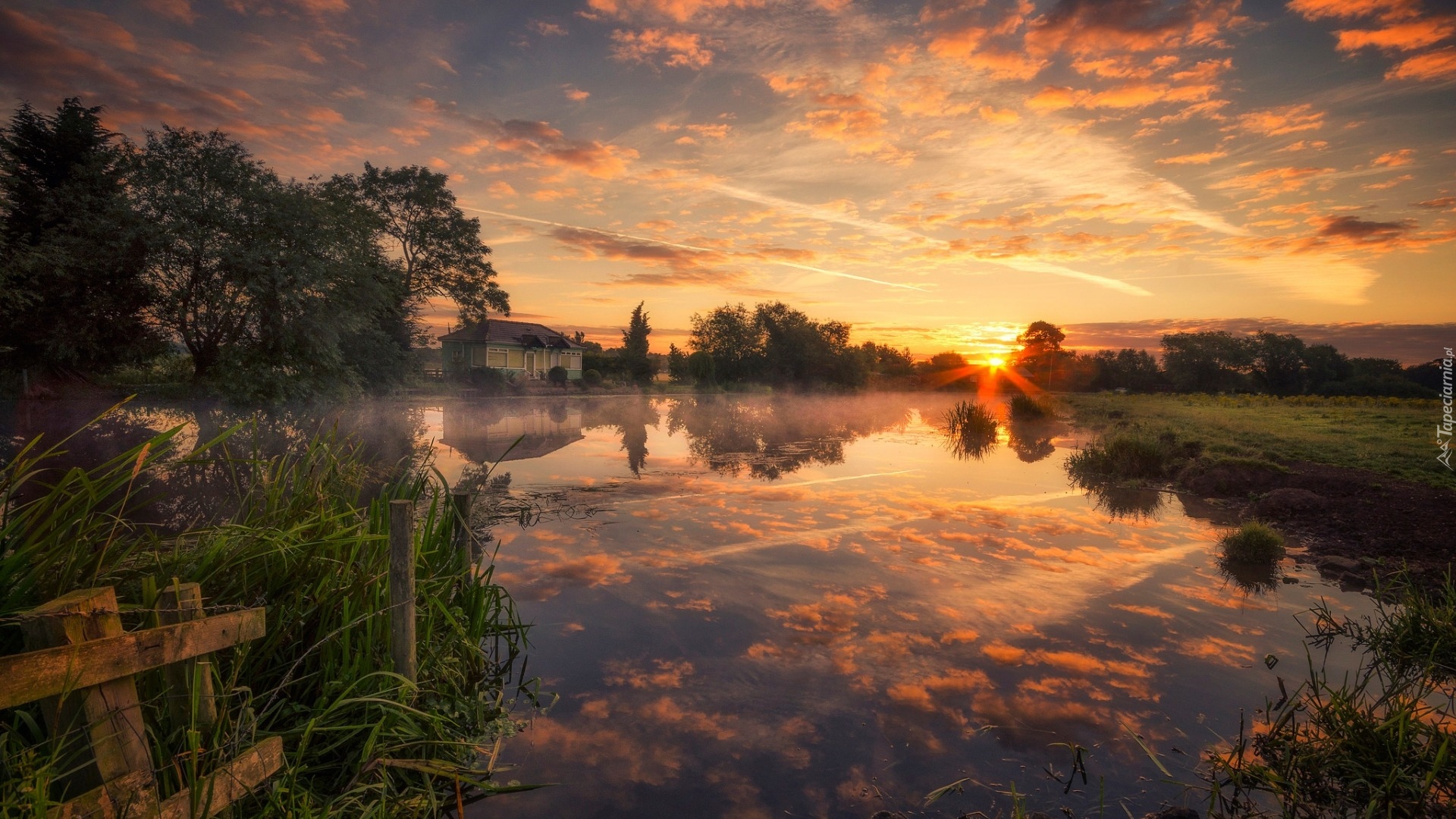 Wschód słońca, Rzeka, River Soar, Drzewa, Dom, Wieś Zouch, Nottinghamshire, Anglia