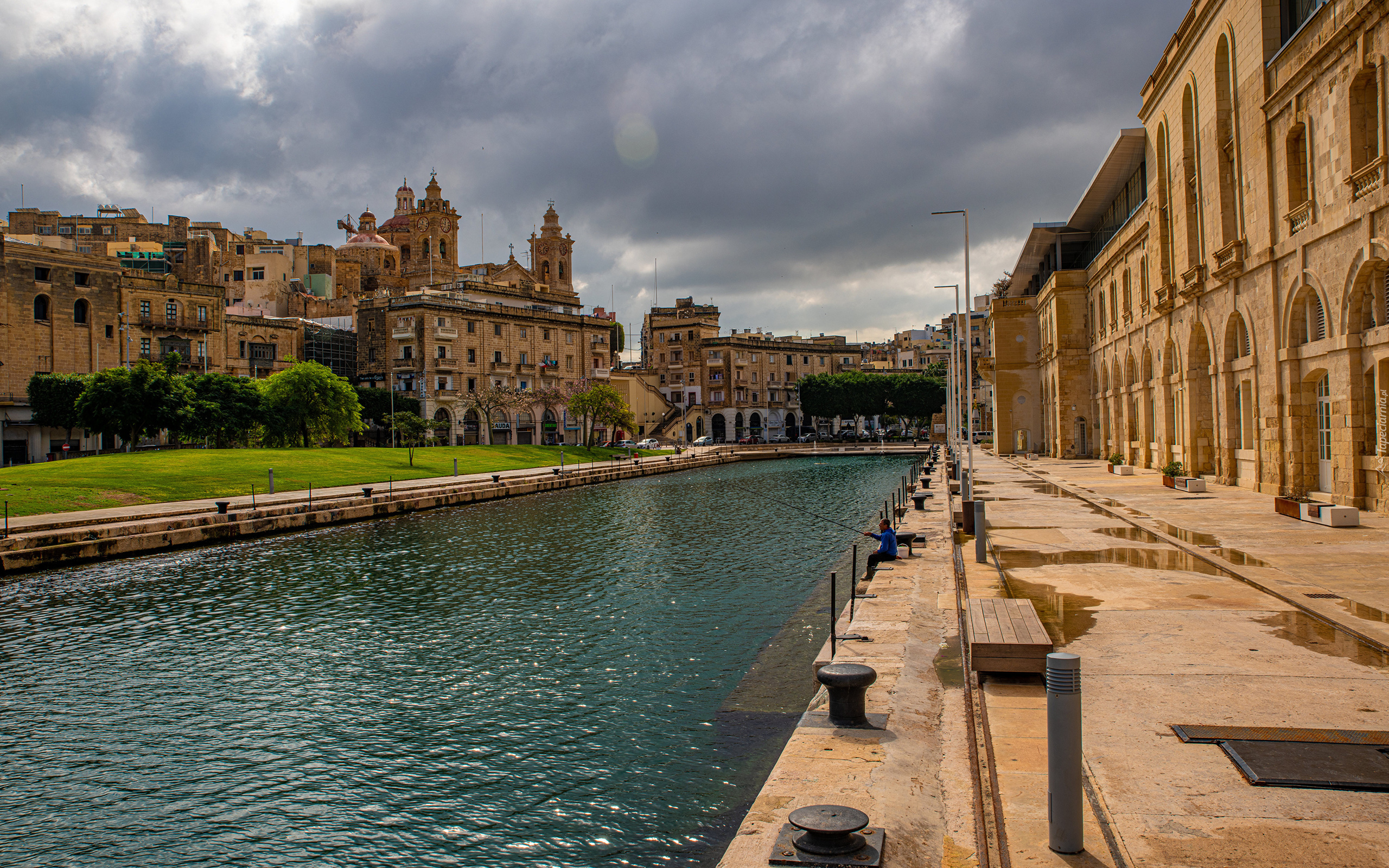 Malta, Bormla, Kanał wodny, Domy, Kościół Niepokalanego Poczęcia