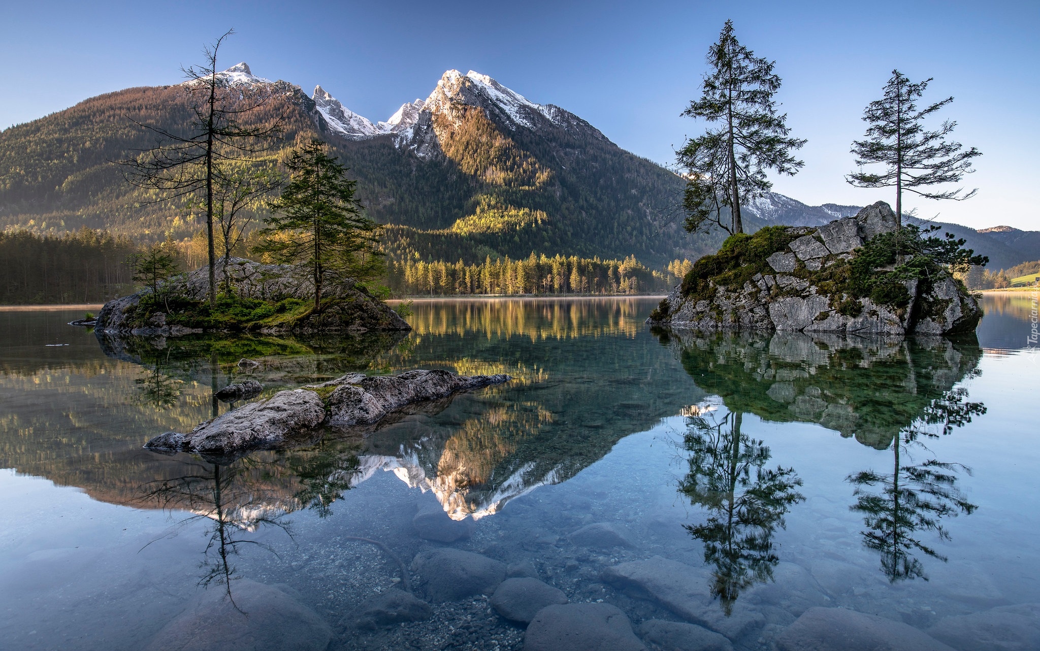Góry Alpy, Jezioro Hintersee, Skały, Drzewa, Niemcy, Bawaria, Odbicie