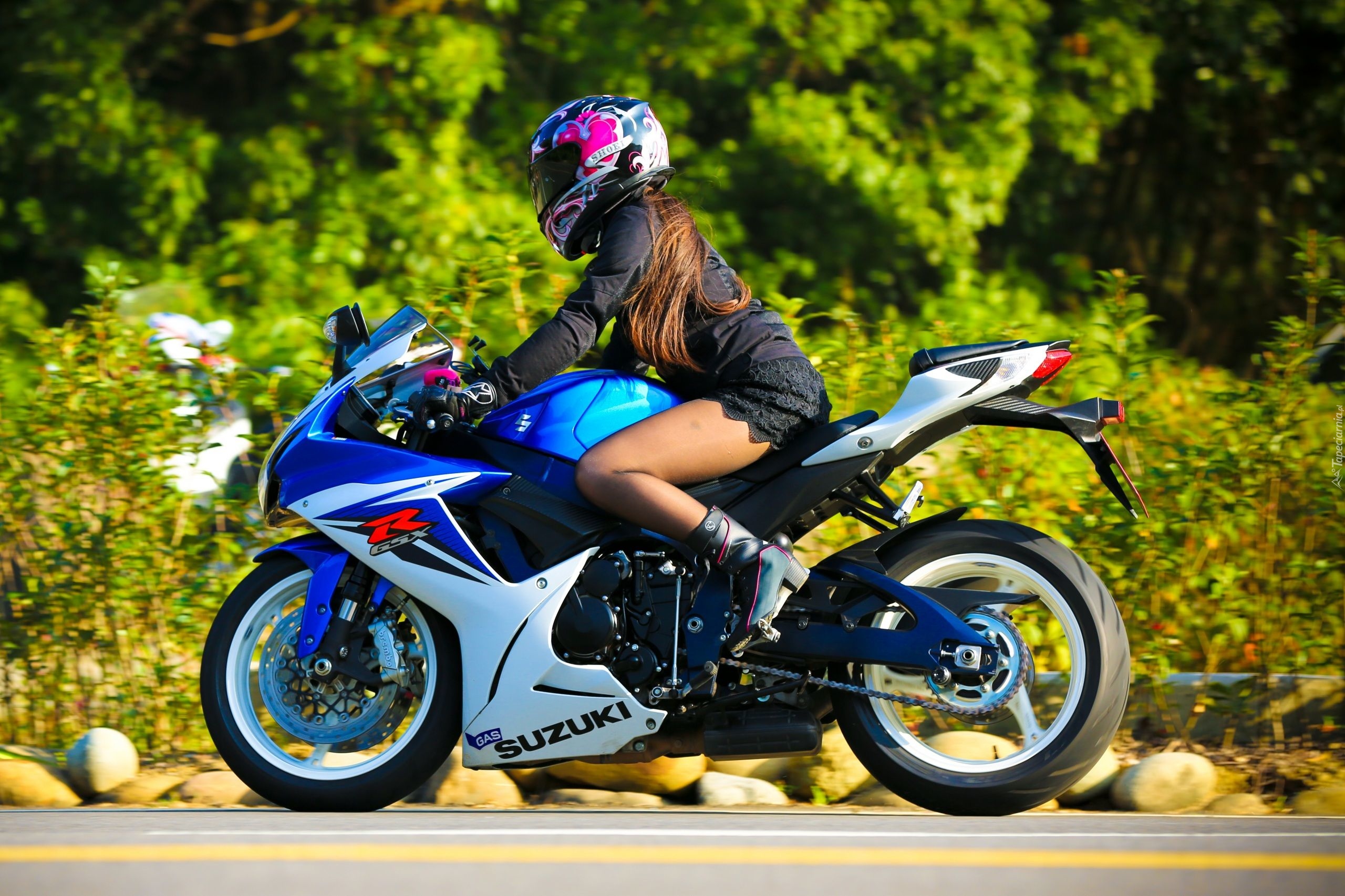 Dziewczyna, Motocykl Suzuki GSX-R Helmet