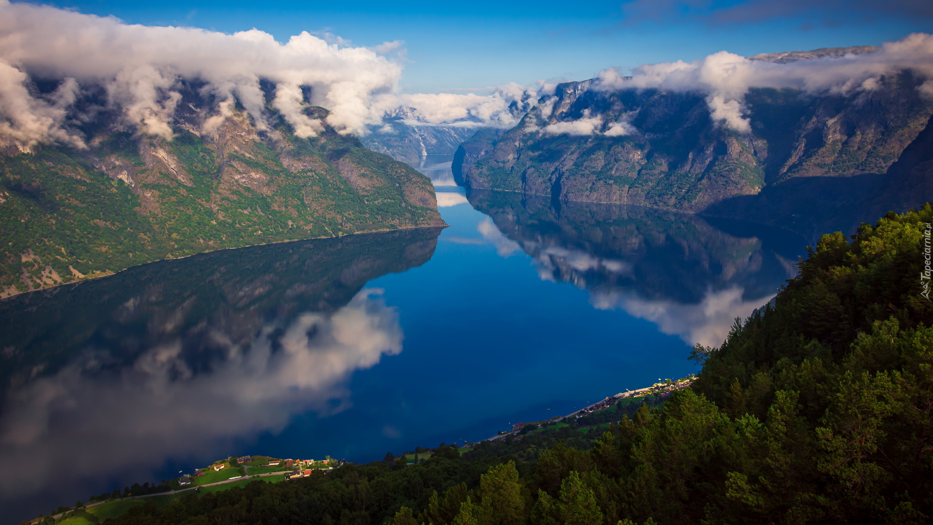 Góry, Fiord, Aurlandsfjord, Chmury, Hrabstwo Vestland, Norwegia
