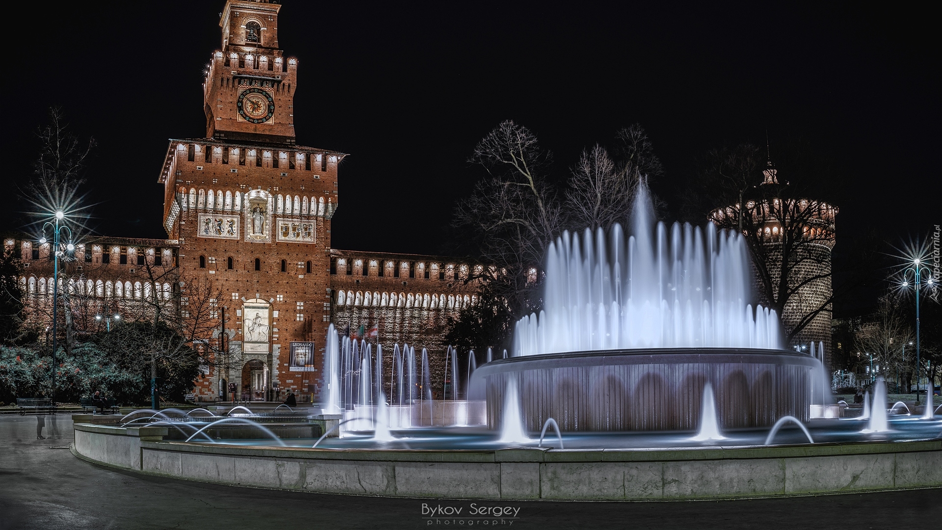 Fontanna, Plac Piazza Castello, Zamek Sforzów, Mediolan, Włochy