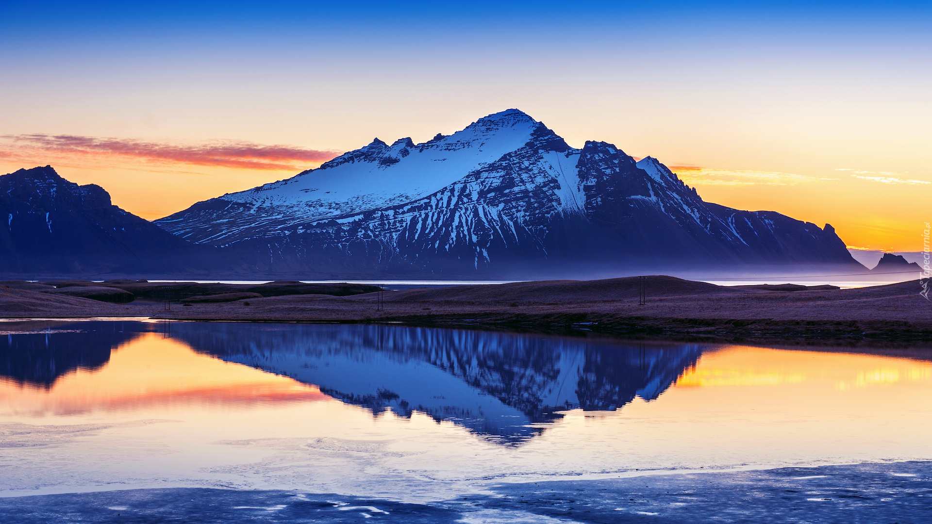Góra Vestrahorn, Plaża Stokksnes, Zachód słońca, Odbicie, Islandia