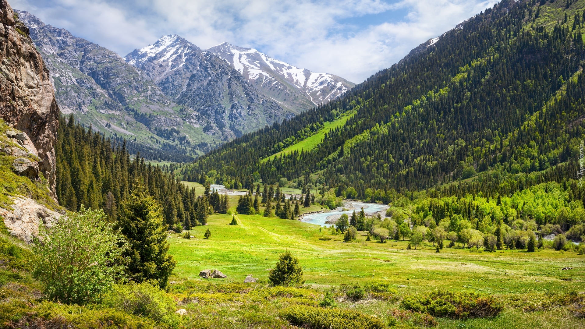 Kazachstan, Góry Ałatau Dżungarski, Wąwóz, Rzeka, Las, Chmury
