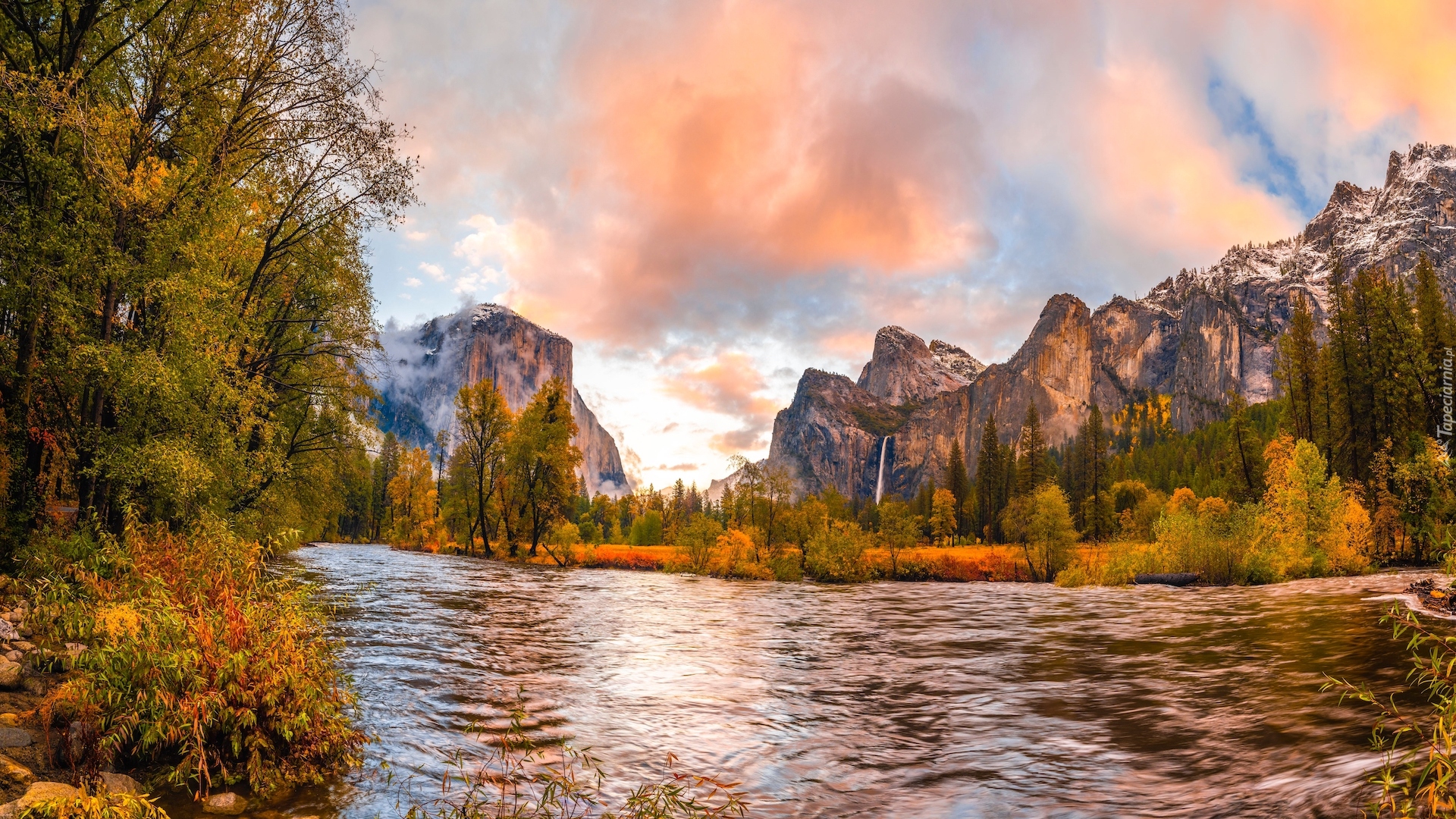 Stany Zjednoczone, Kalifornia, Park Narodowy Yosemite, Góry, Rzeka, Jesień, Drzewa, Skały