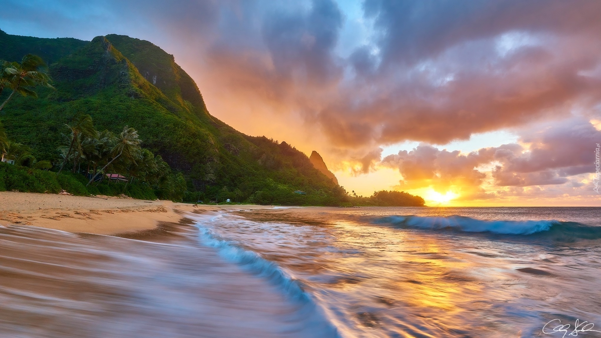 Hawaje, Morze, Plaża, Palmy, Wzgórza, Wschód słońca, Chmury