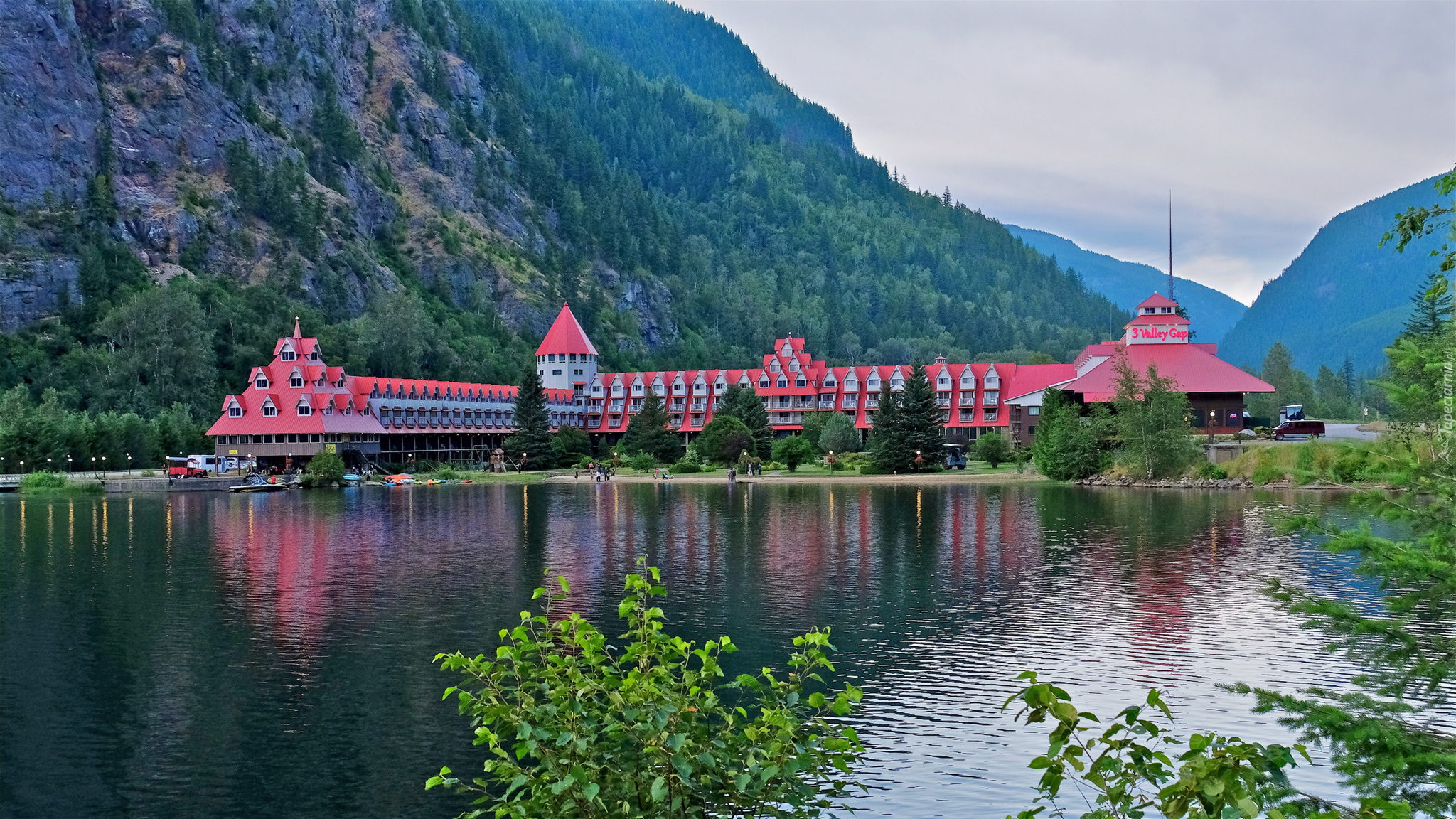 Kanada, Revelstoke, Góry, Jezioro, Three Valley Lake, Hotel Three Valley Lake Chateau