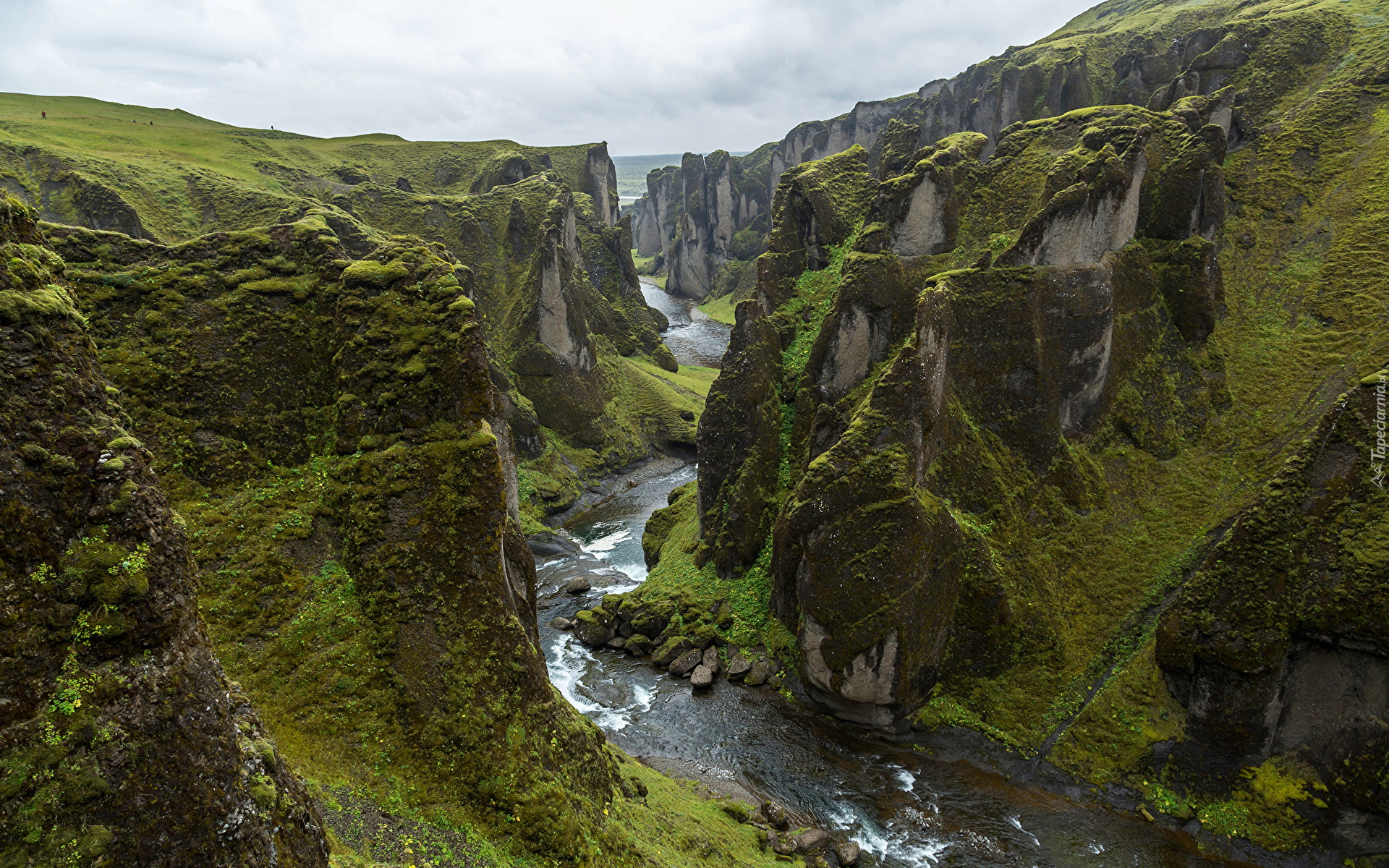 Góry, Kanion Fjadrargljufur, Rzeka Fjadra, Islandia