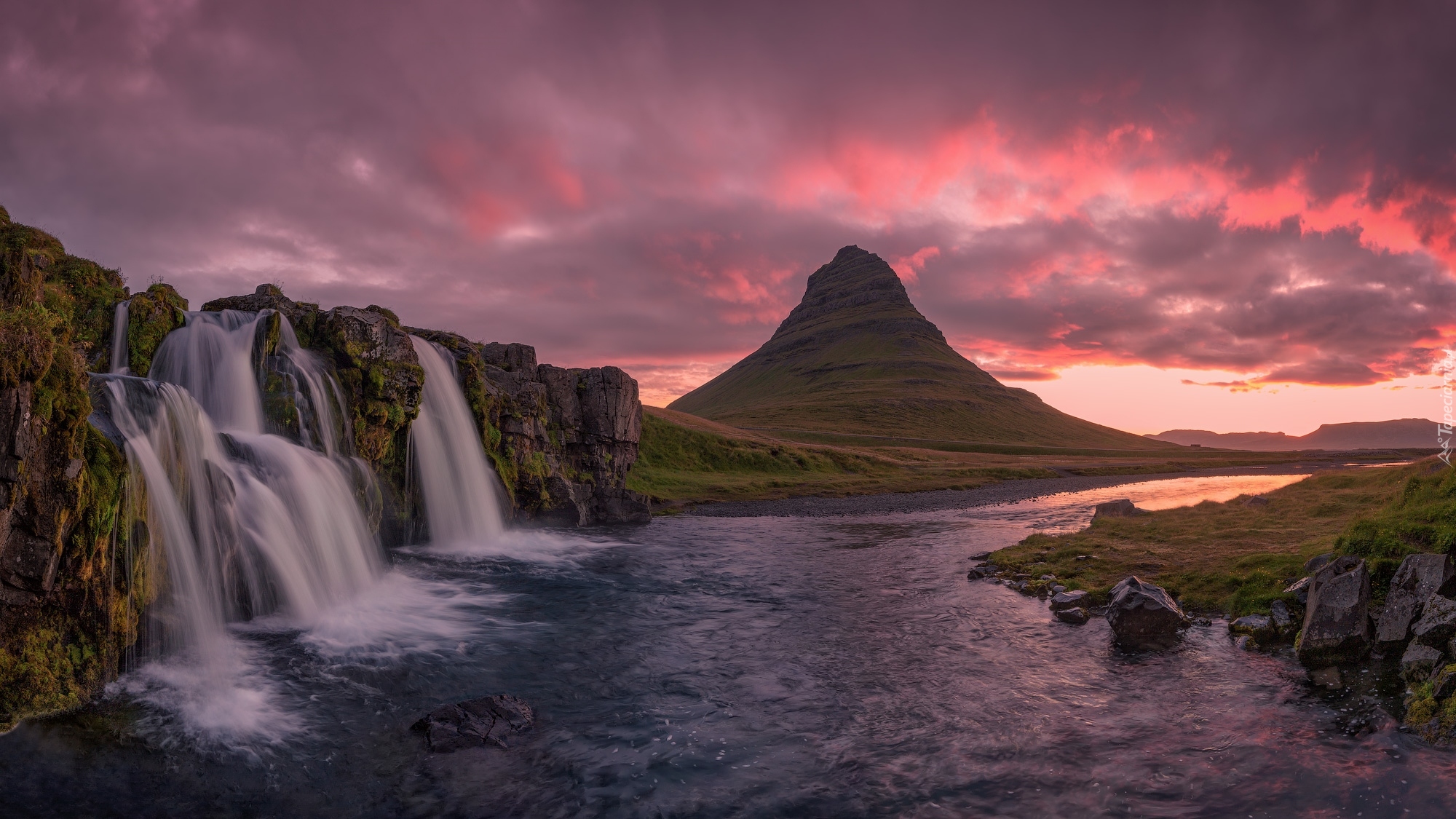Wodospad Kirkjufellsfoss, Skała, Góra Kirkjufell, Rzeka, Wschód słońca, Islandia