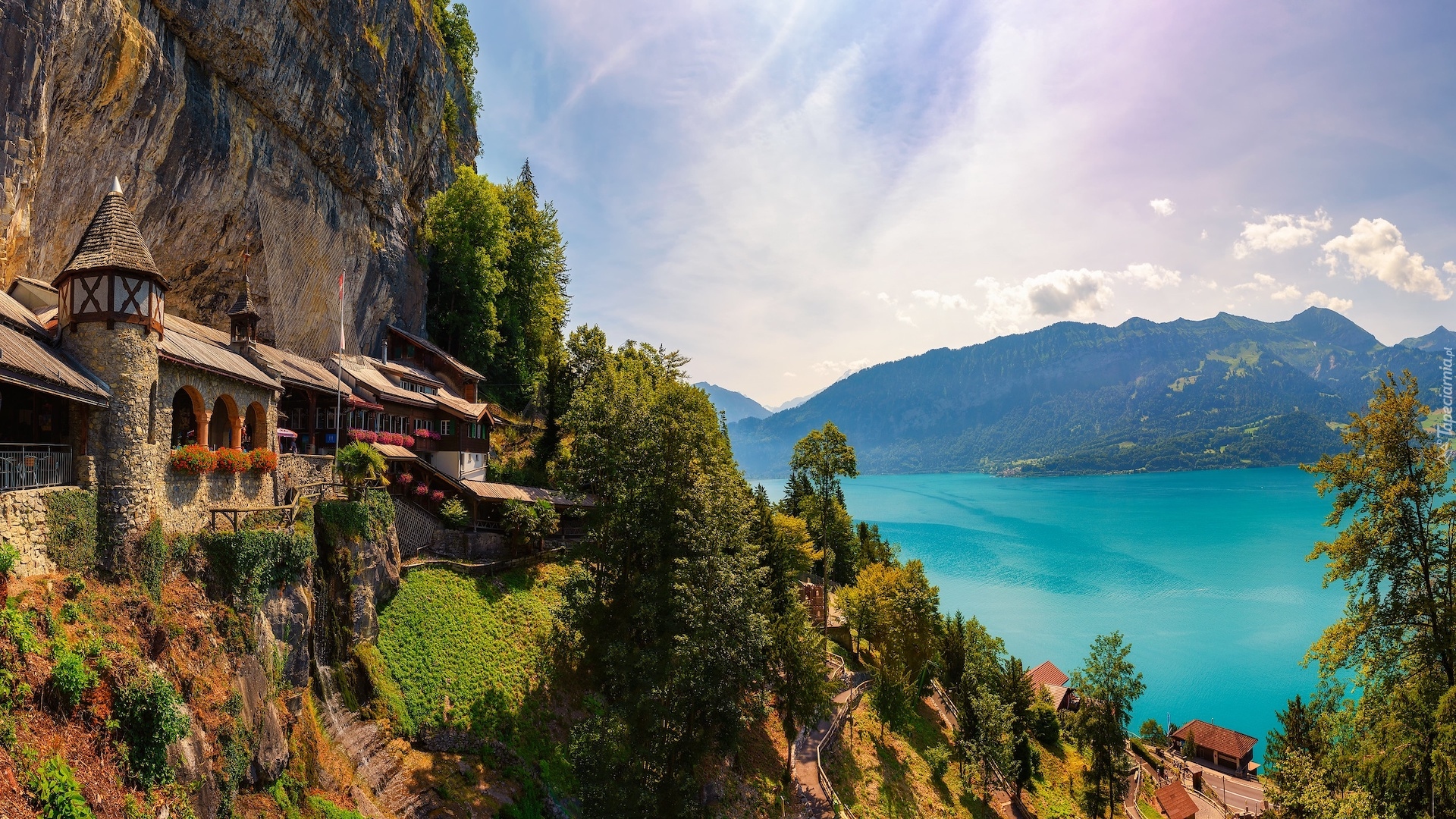 Szwajcaria, Góry, Skały, Jezioro, Thunersee, Drzewa, Dom, Jaskinie św Beatusa