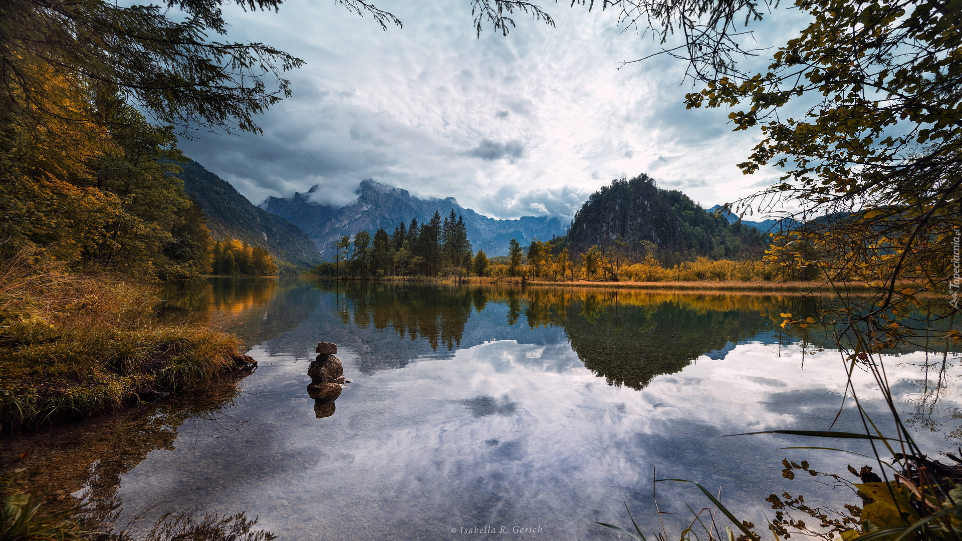 Jezioro Almsee, Jesień, Drzewa, Góry, Totes Gebirge, Wzgórza, Austria