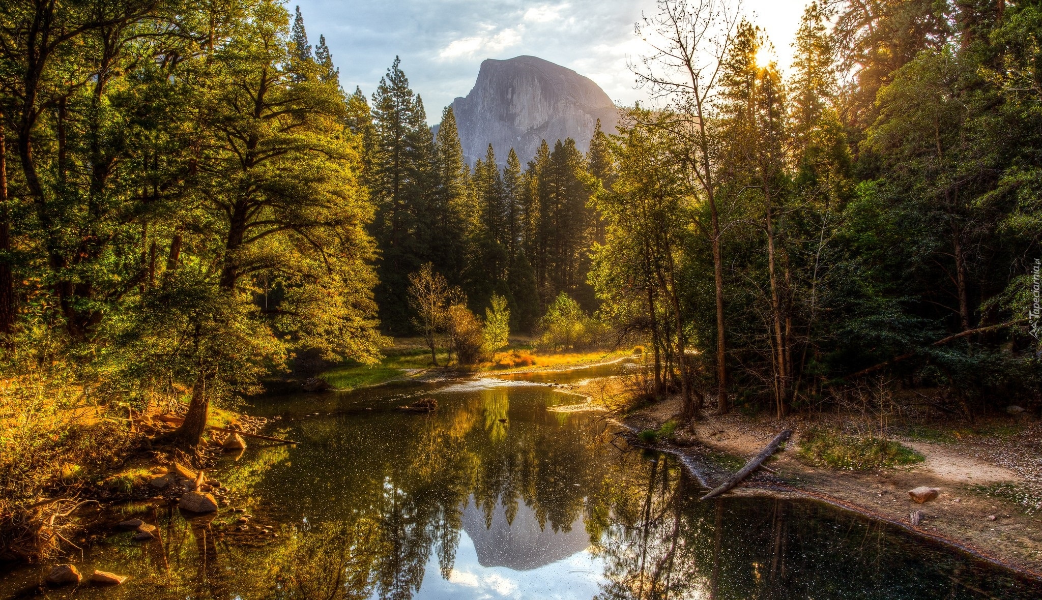 Stany Zjednoczone, Stan Kalifornia, Park Narodowy Yosemite, Jesień, Rzeka Merced, Drzewa, Góry, Góra Half Dome