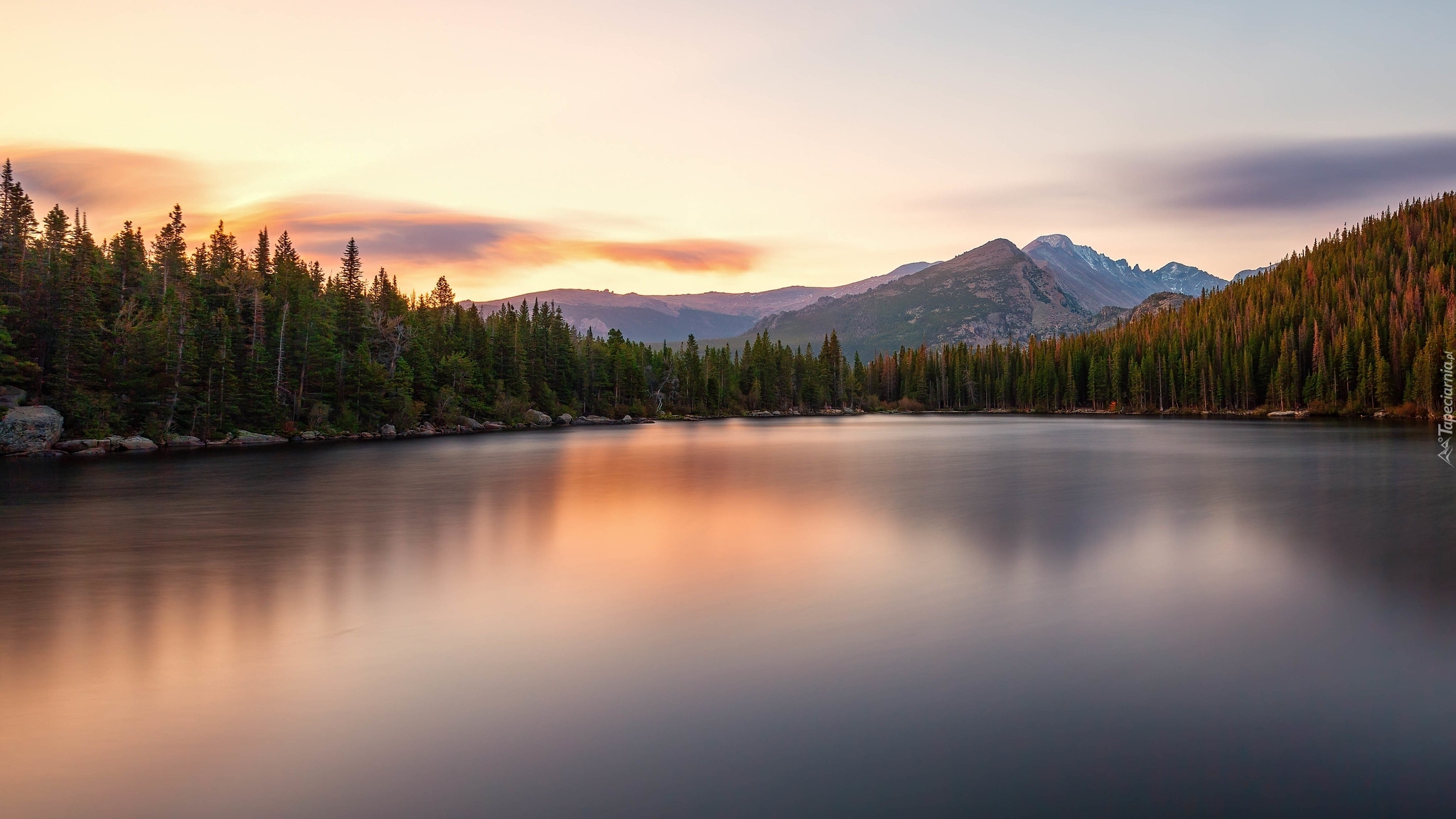 Góry Skaliste, Jezioro Bear Lake, Park Narodowy Gór Skalistych, Kamienie, Drzewa, Kolorado, Stany Zjednoczone