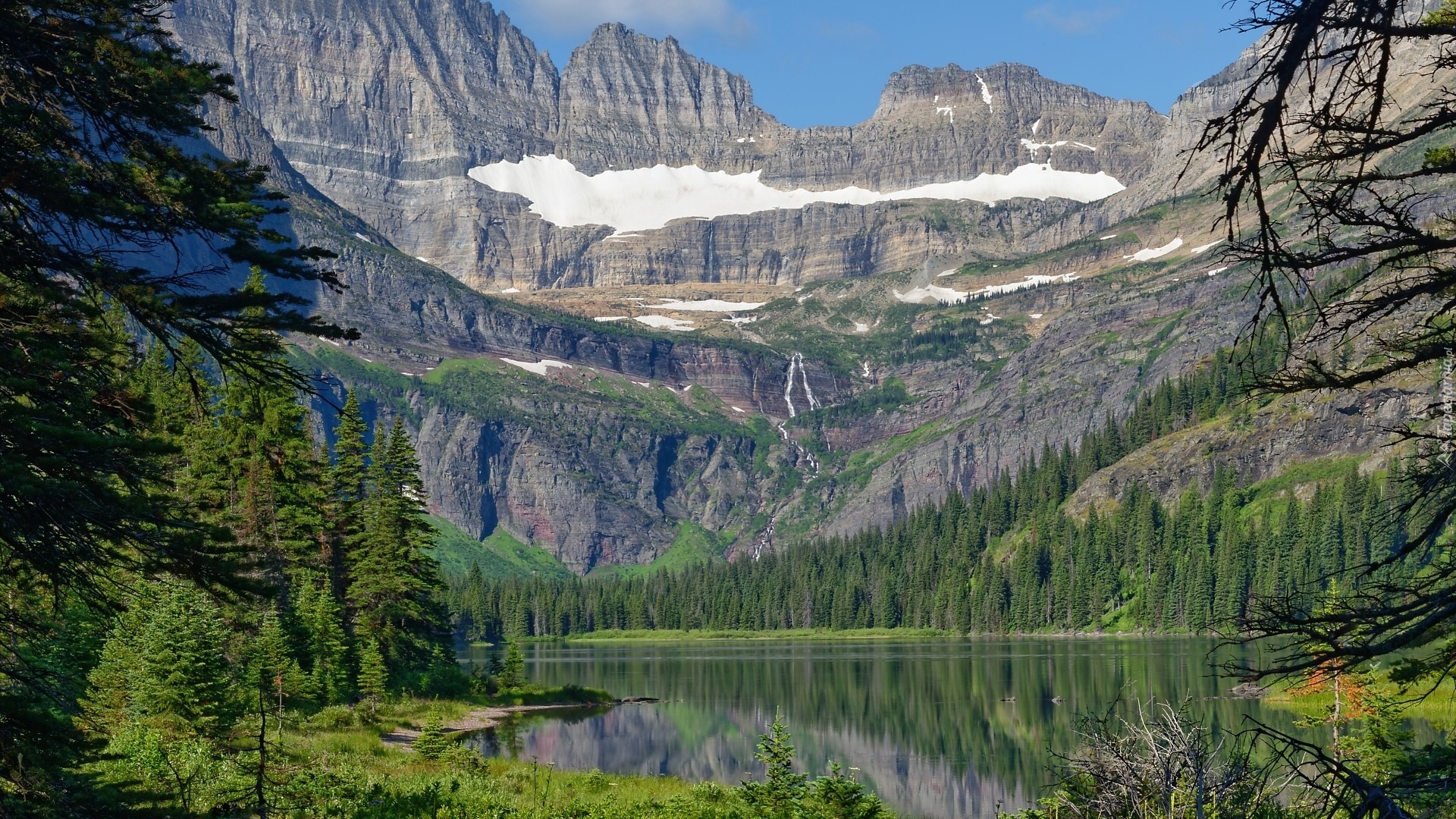 Góry, Jezioro, Josephine Lake, Drzewa, Świerki, Odbicie, Park Narodowy Glacier, Montana, Stany Zjednoczone