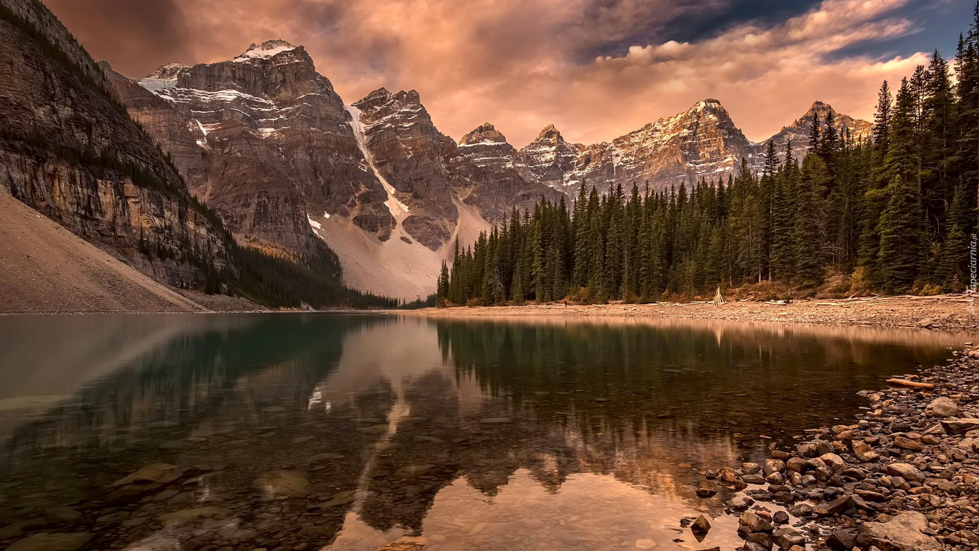 Góry, Drzewa, Kamienie, Jezioro, Moraine Lake, Kanada, Park Narodowy Banff