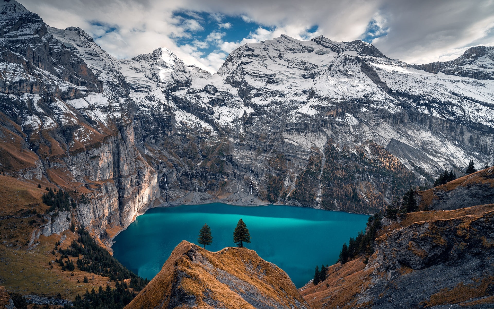 Jezioro Oeschinen, Góry, Alpy Berneńskie, Kanton Berno, Szwajcaria, Chmury, Drzewa