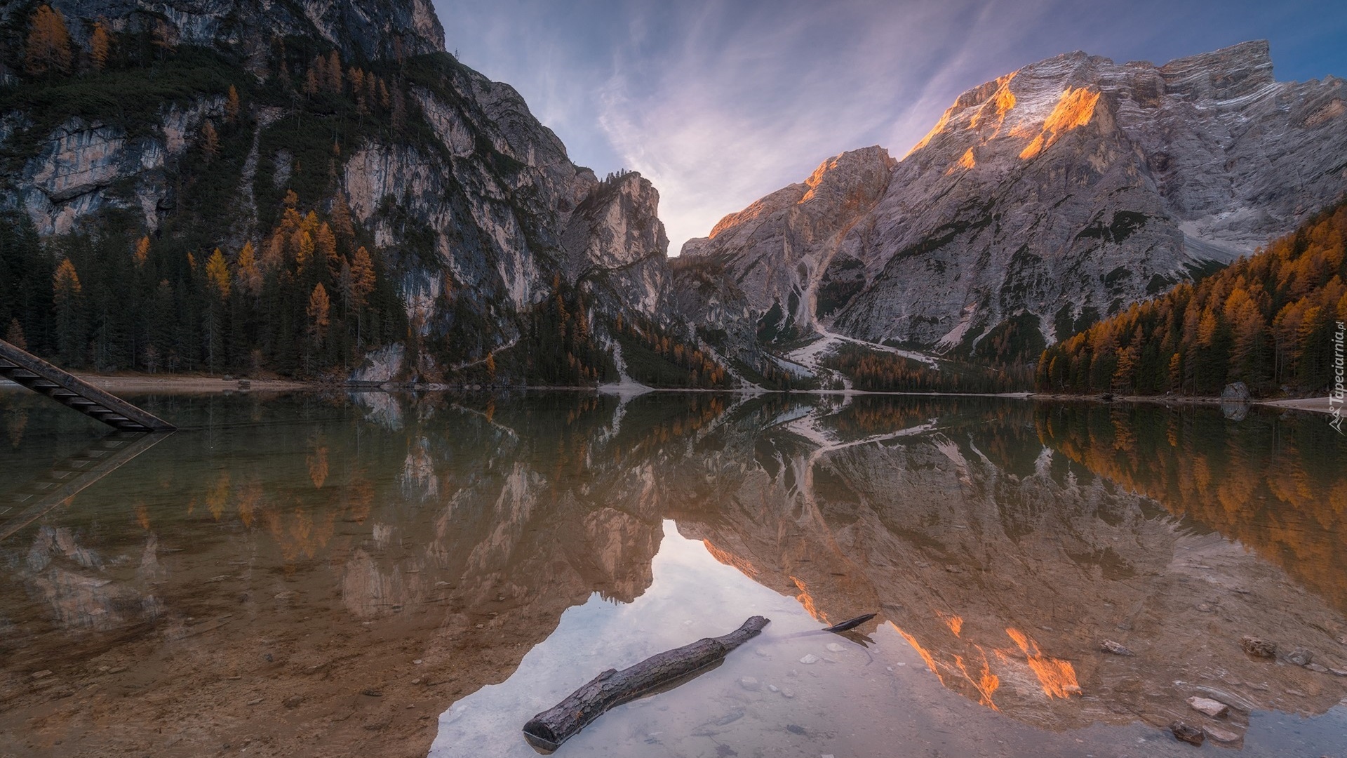 Jezioro Pragser Wildsee, Tyrol, Góry, Dolomity, Włochy