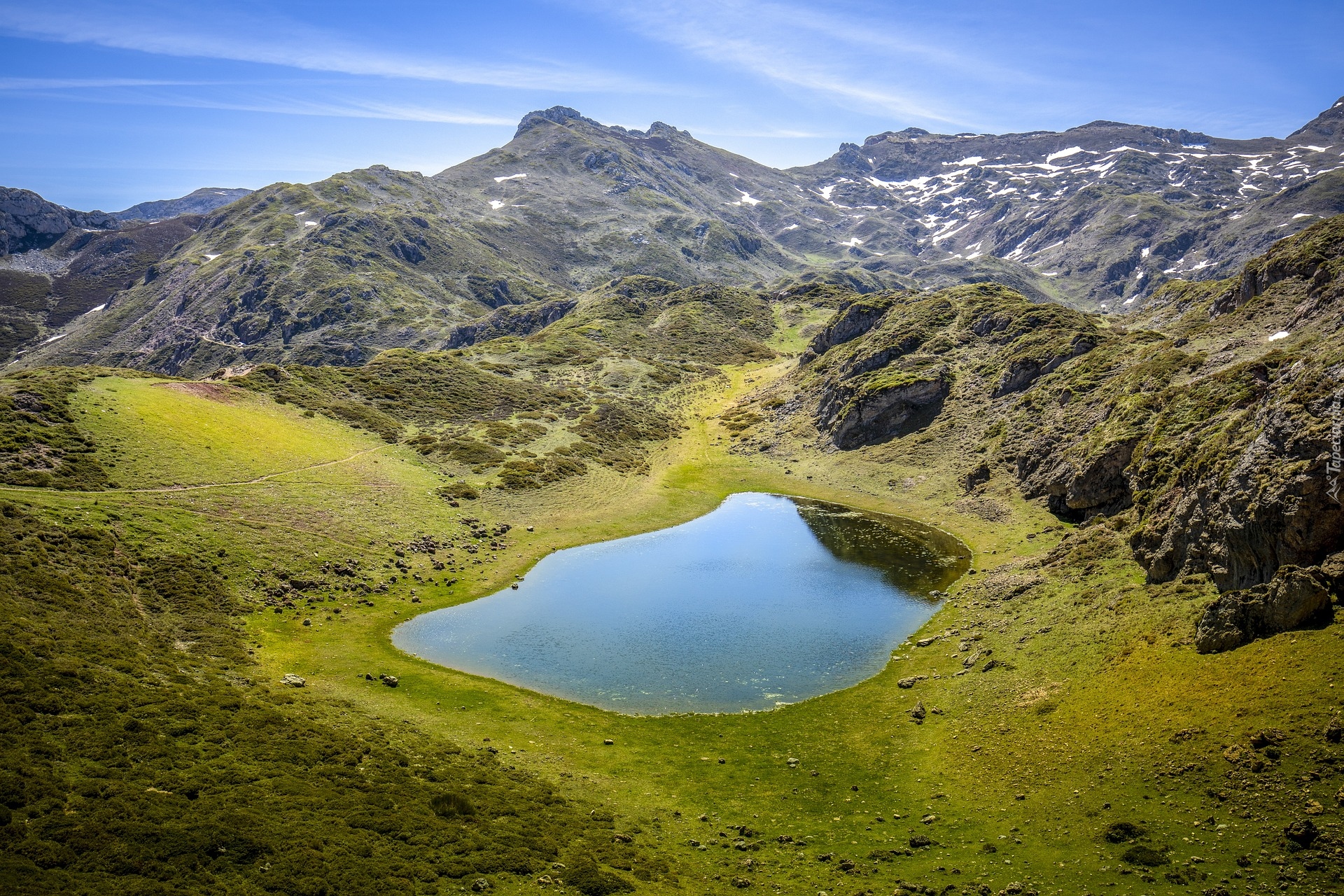 Hiszpania, Asturia, Rezerwat przyrody, Somiedo Natural Park, Góry, Jezioro, Trawa, Łąka, Niebo