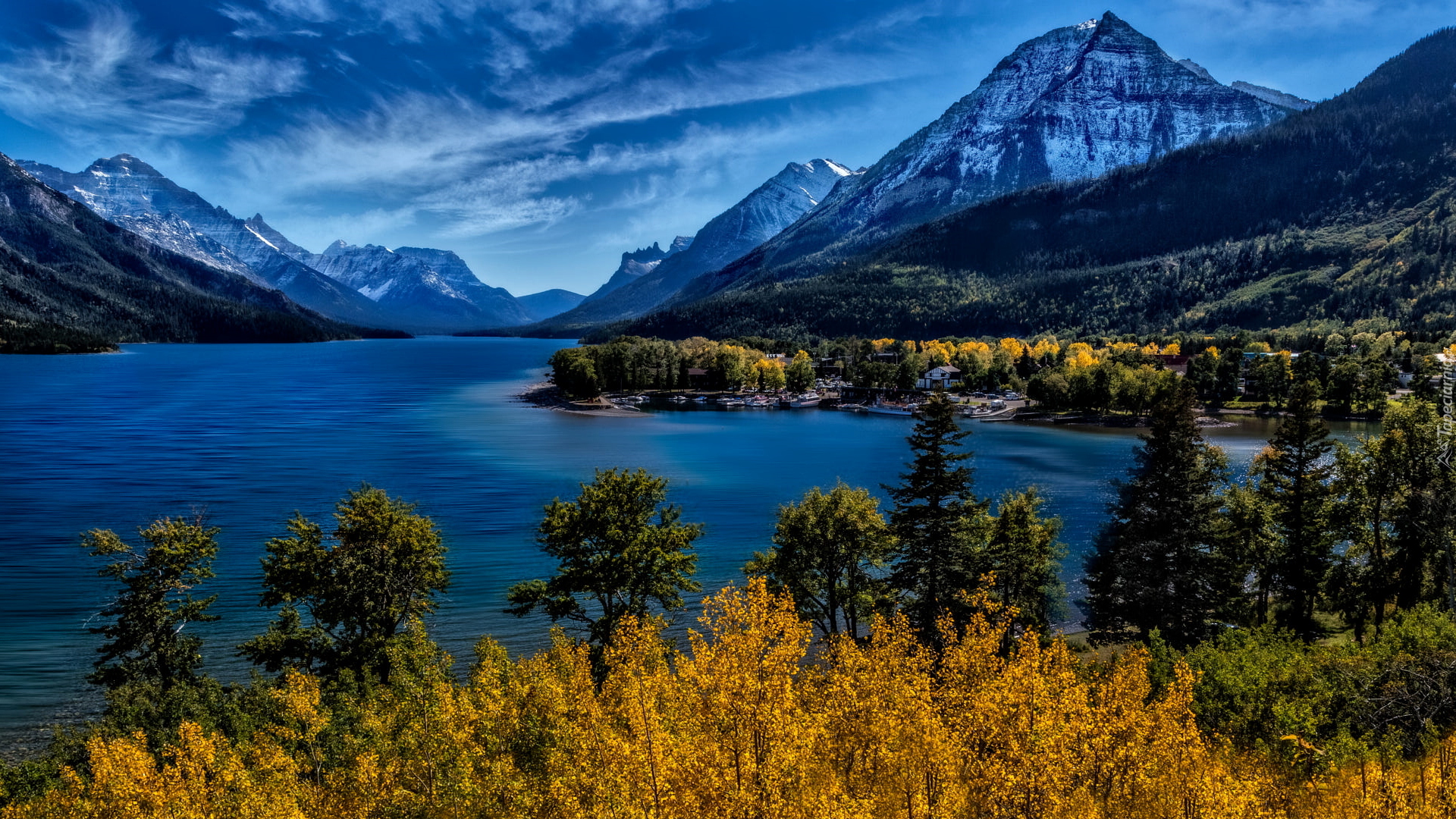 Park Narodowy Waterton Lakes, Jezioro, Waterton Lake, Góry Skaliste, Drzewa, Alberta, Kanada