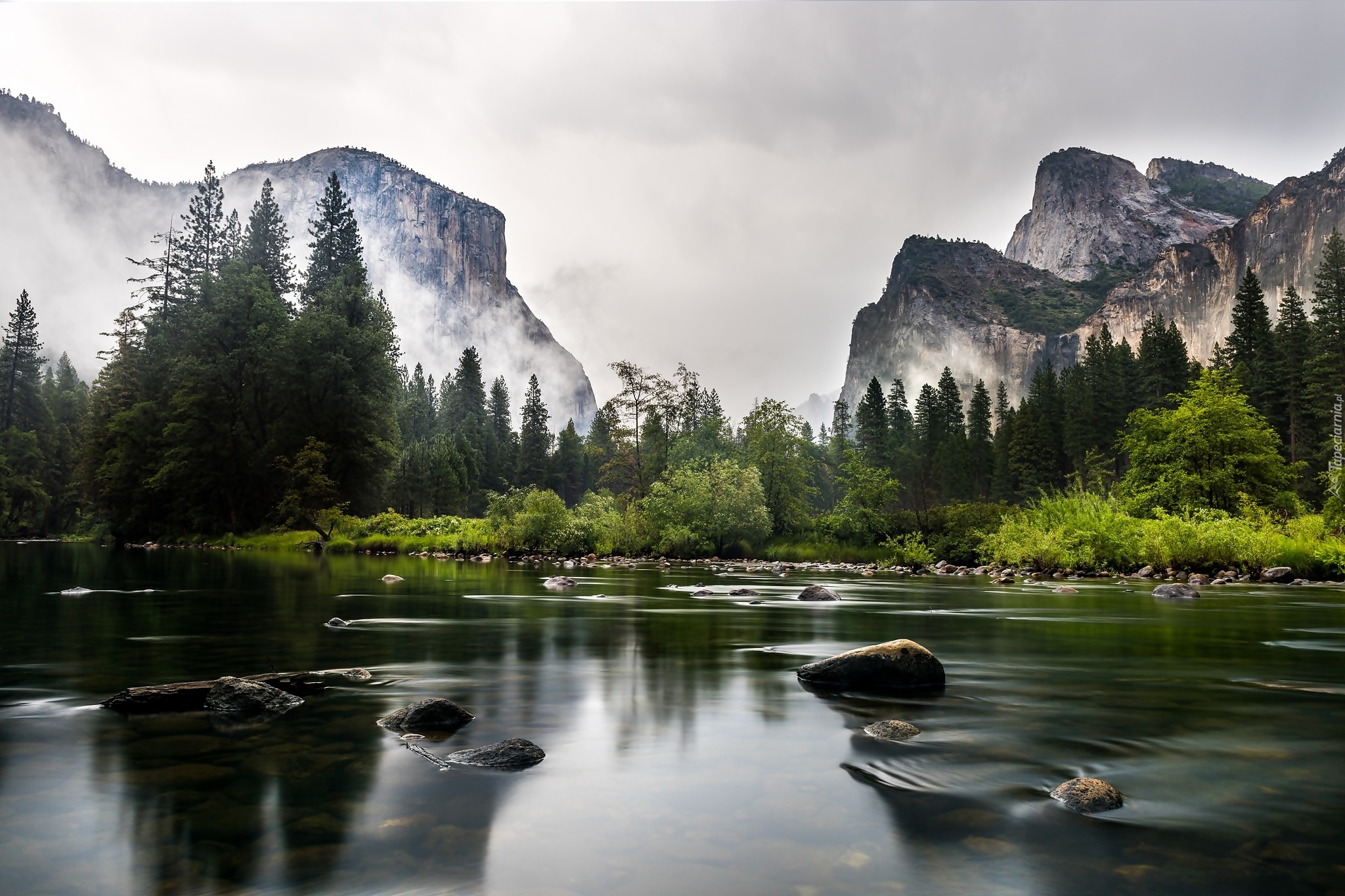 Stany Zjednoczone, Kalifornia, Park Narodowy Yosemite, Góry, Rzeka Merced, Kamienie, Drzewa