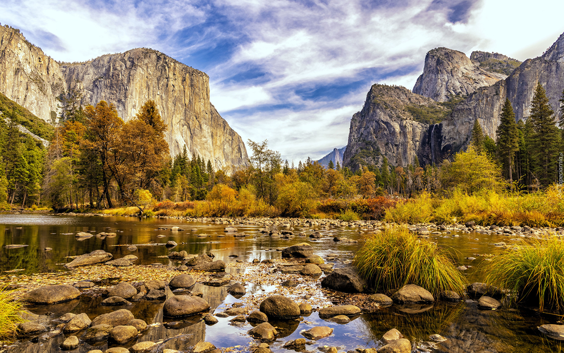 Stany Zjednoczone, Kalifornia, Park Narodowy Yosemite, Jesień, Góry, Skały, Kamienie, Natura, Niebo, Chmury, Rzeka, Merced River