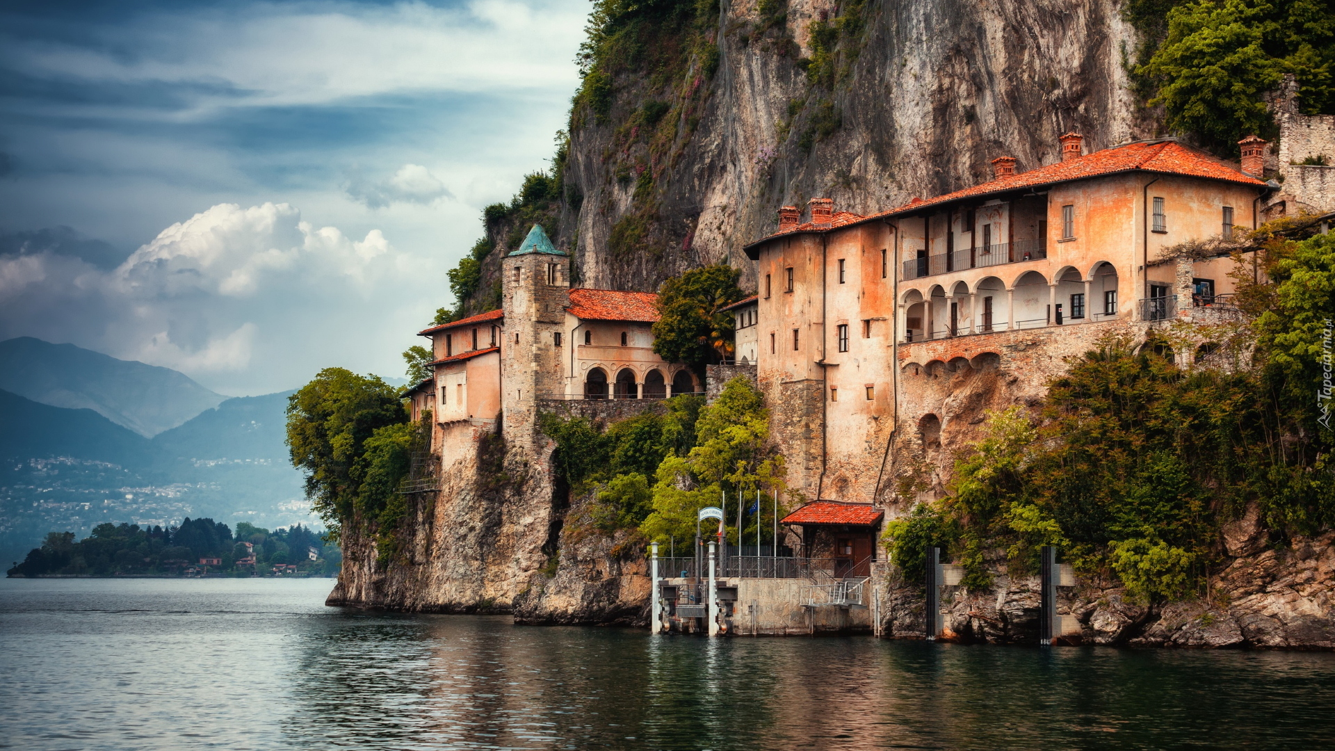 Klasztor, Kościół, Santa Caterina del Sasso, Skała, Jezioro, Lago Maggiore, Leggiuno, Włochy