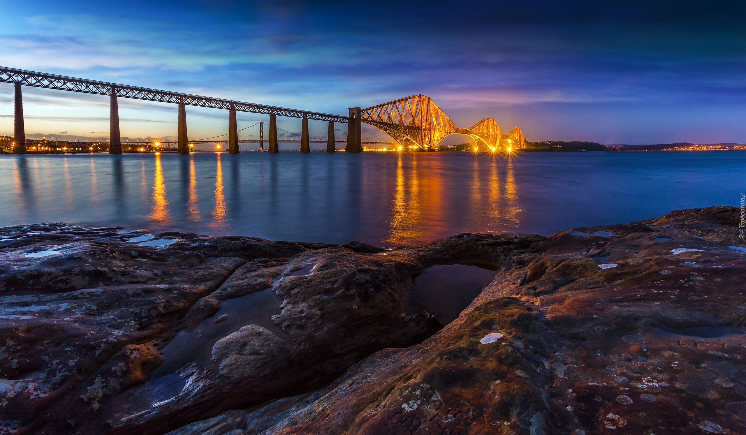 Szkocja, Most Forth Bridge, Zatoka Firth of Forth, Kamienie, Wieczór