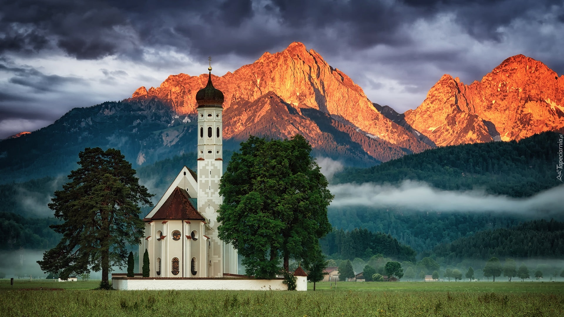 Góry, Alpy, Kościół Eglise Saint Coloman, Drzewa, Las, Mgła, Chmury, Schwangau, Region Allgau, Bawaria, Niemcy