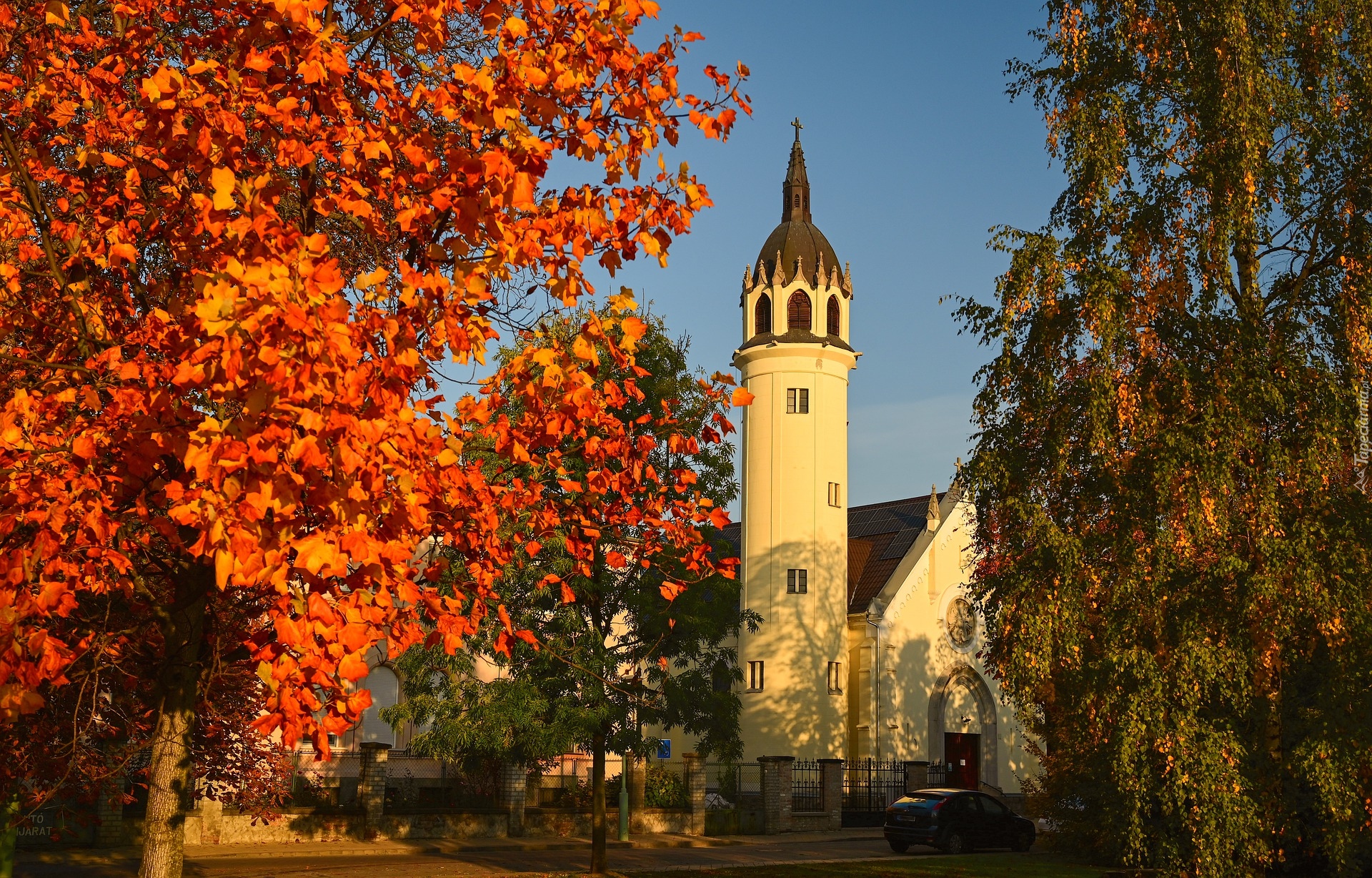 Jesień, Drzewa, Budowle, Kościół, Lutheran Church, Szolnok, Węgry