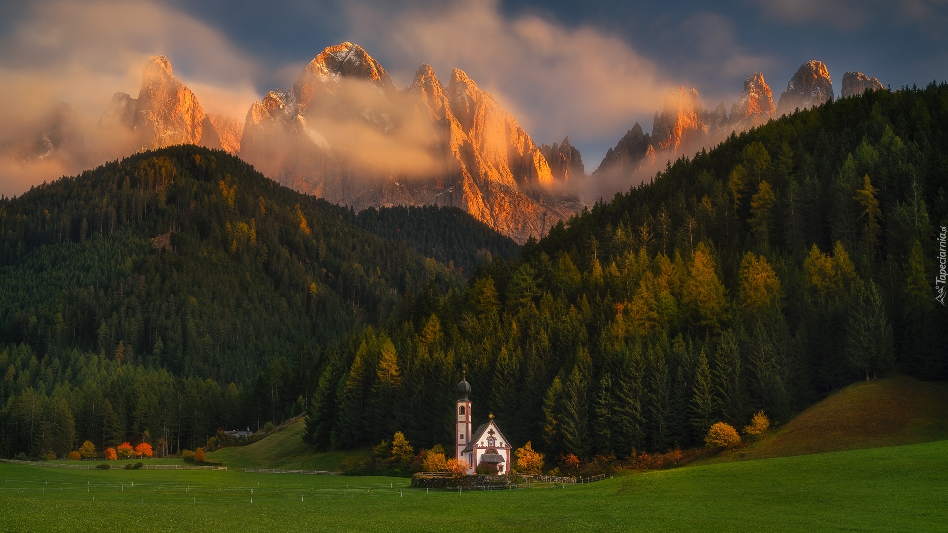 Kościół św. Jana, Las, Mgła, Dolina Val di Funes, Góry, Dolomity, Włochy