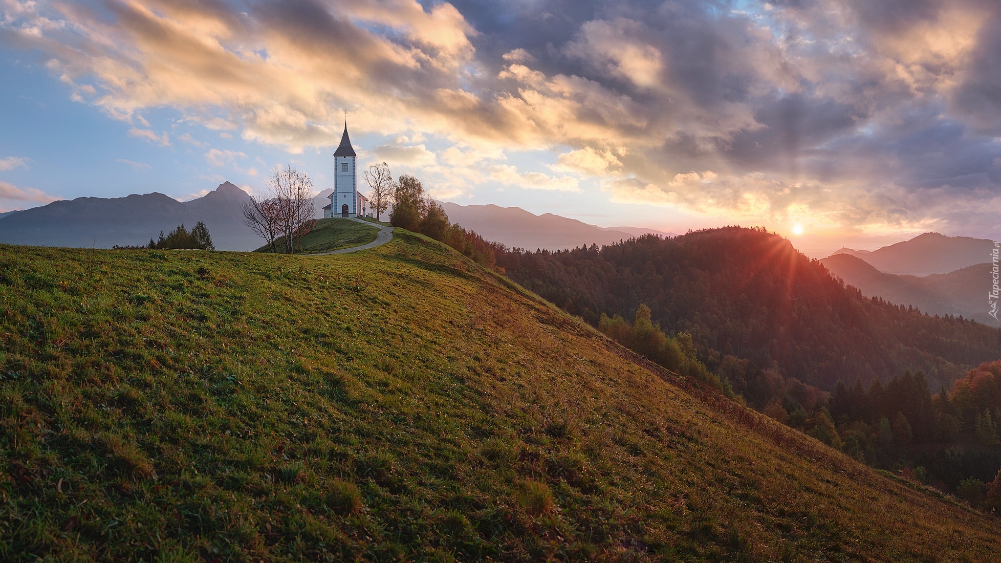 Kościół św Primoza i Felicjana, Wzgórze, Góry, Wieś Jamnik, Słowenia