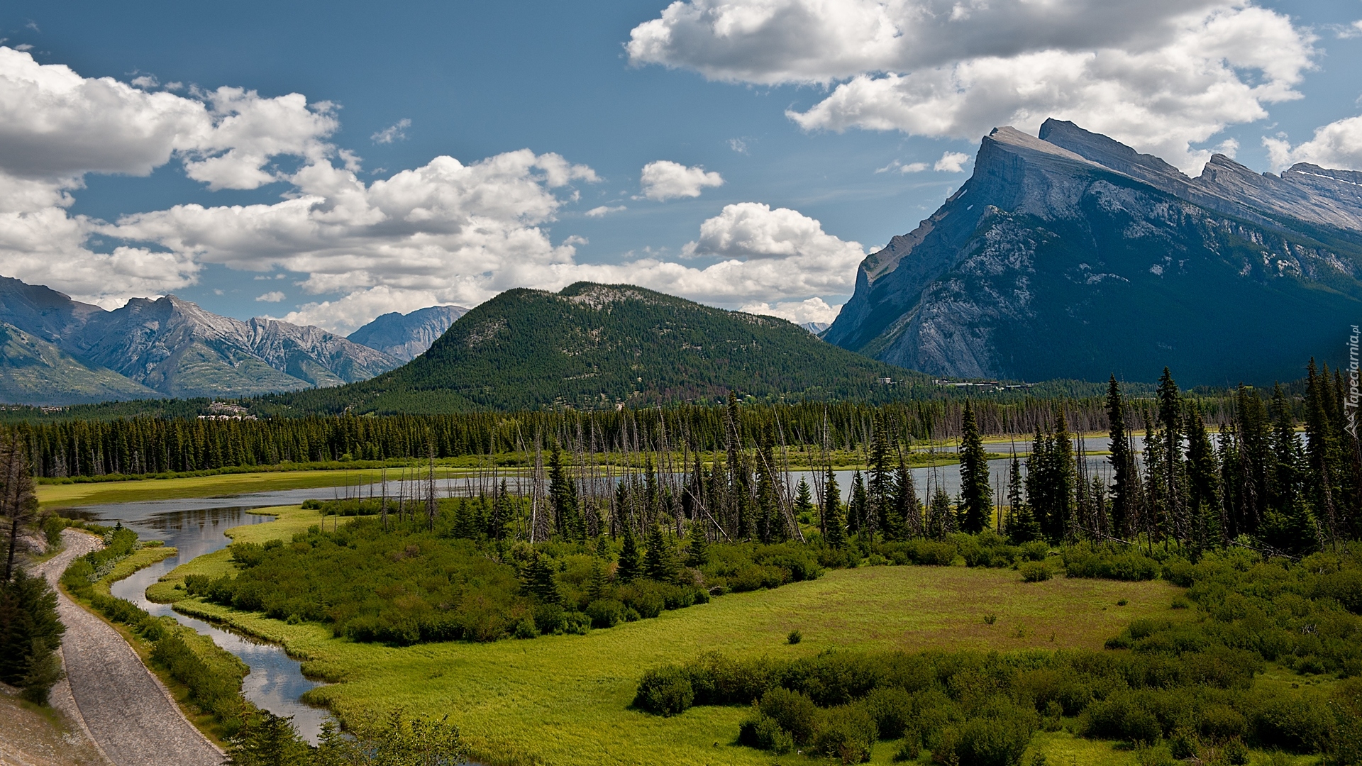 Park Narodowy Banff, Góra Mount Rundle, Jezioro Vermilion, Kanada, Las, Drzewa, Góry, Chmury