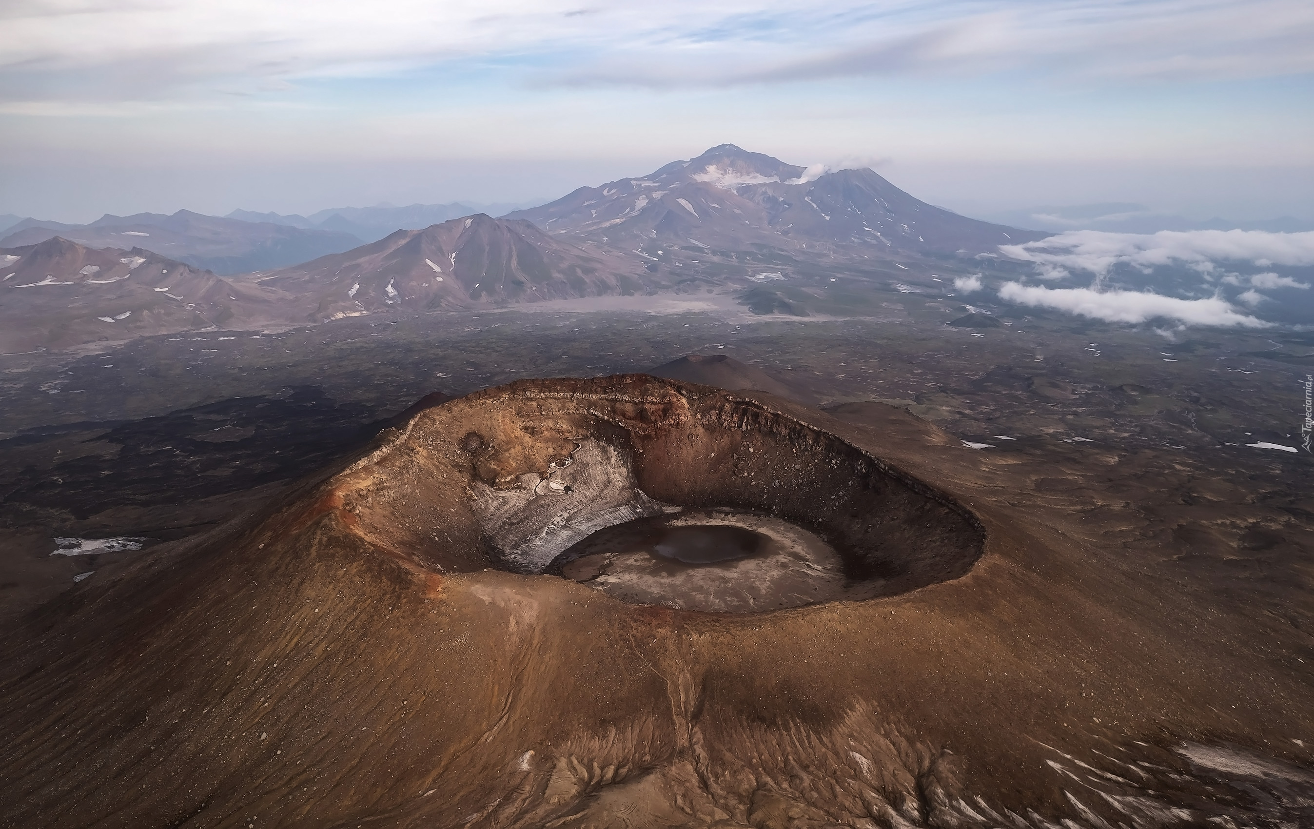 Krater, Wulkan Gorely, Wulkan Mutnovsky, Kamczatka, Rosja
