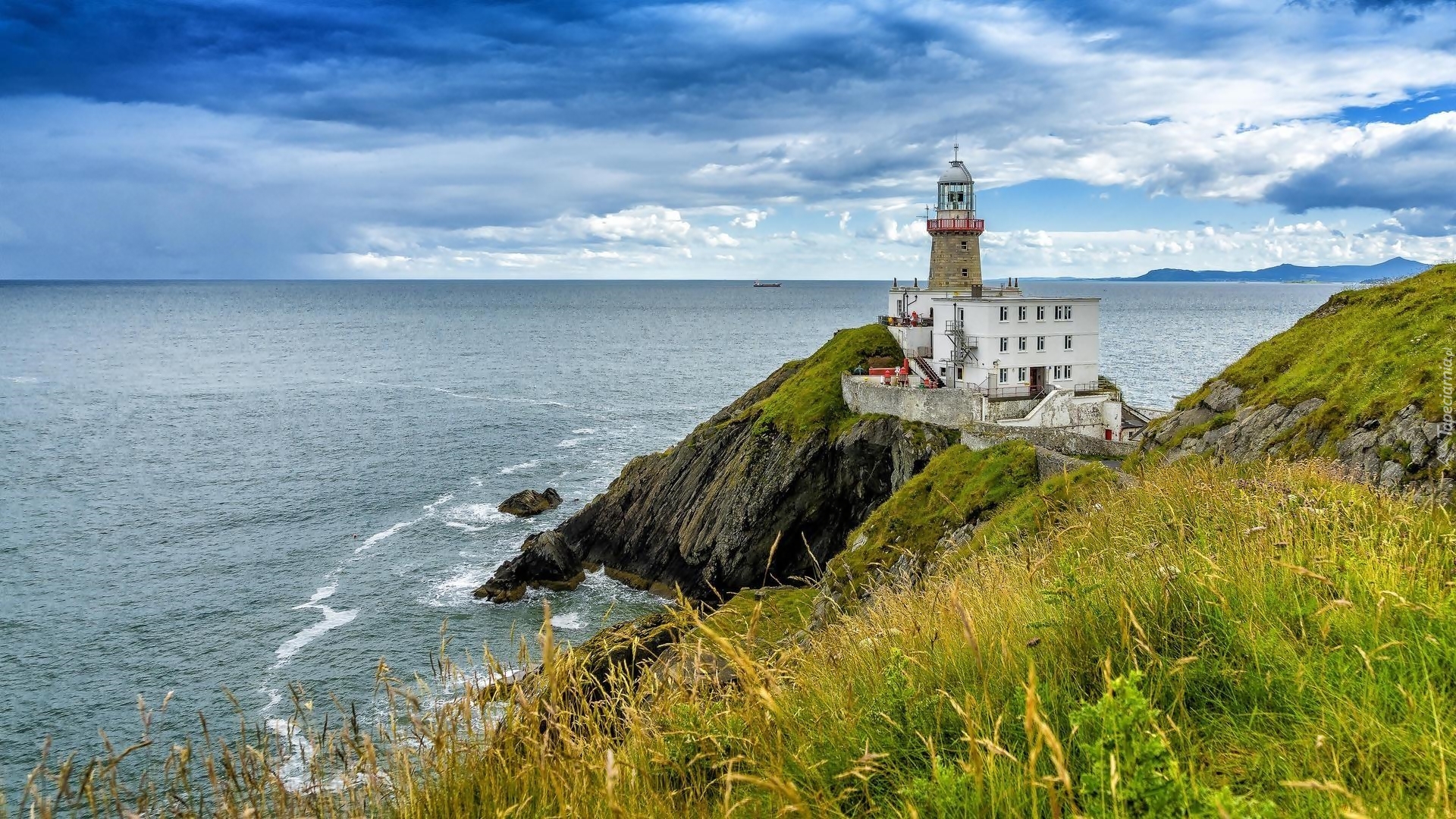 Irlandia, Półwysep Howth Head, Latarnia morska Baily Lighthouse, Wybrzeże, Morze Irlandzkie