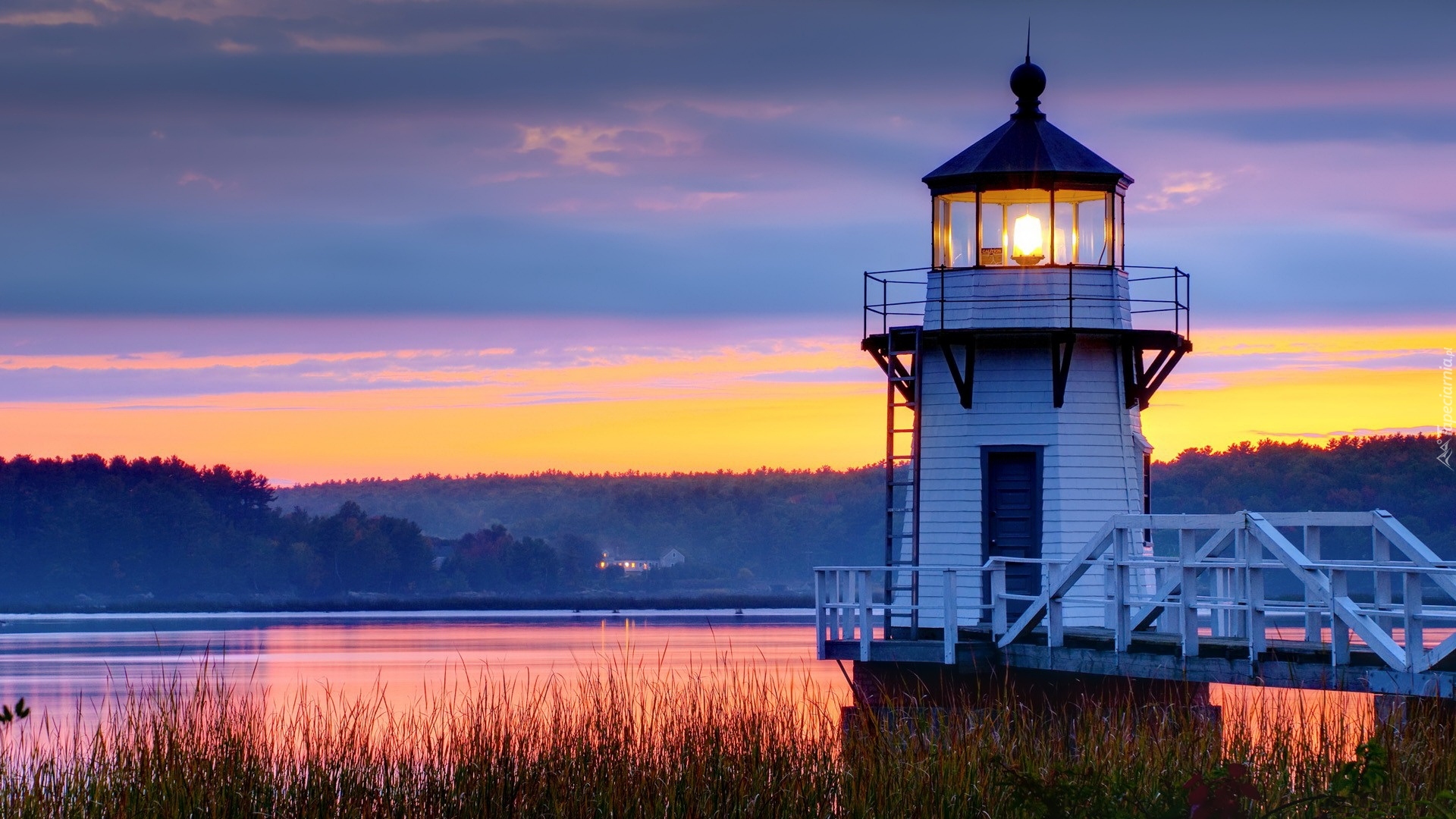 Zachód słońca, Morze, Ocean Atlantycki, Latarnia morska, Doubling Point Lighthouse, Arrowsic, Stan Maine, Stany Zjednoczone