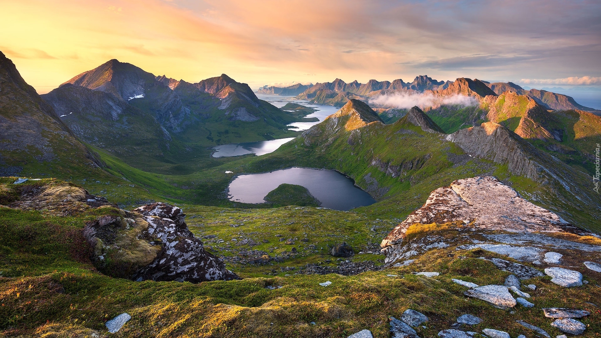 Norwegia, Lofoty, Góry, Skały, Wschód słońca, Jezioro
