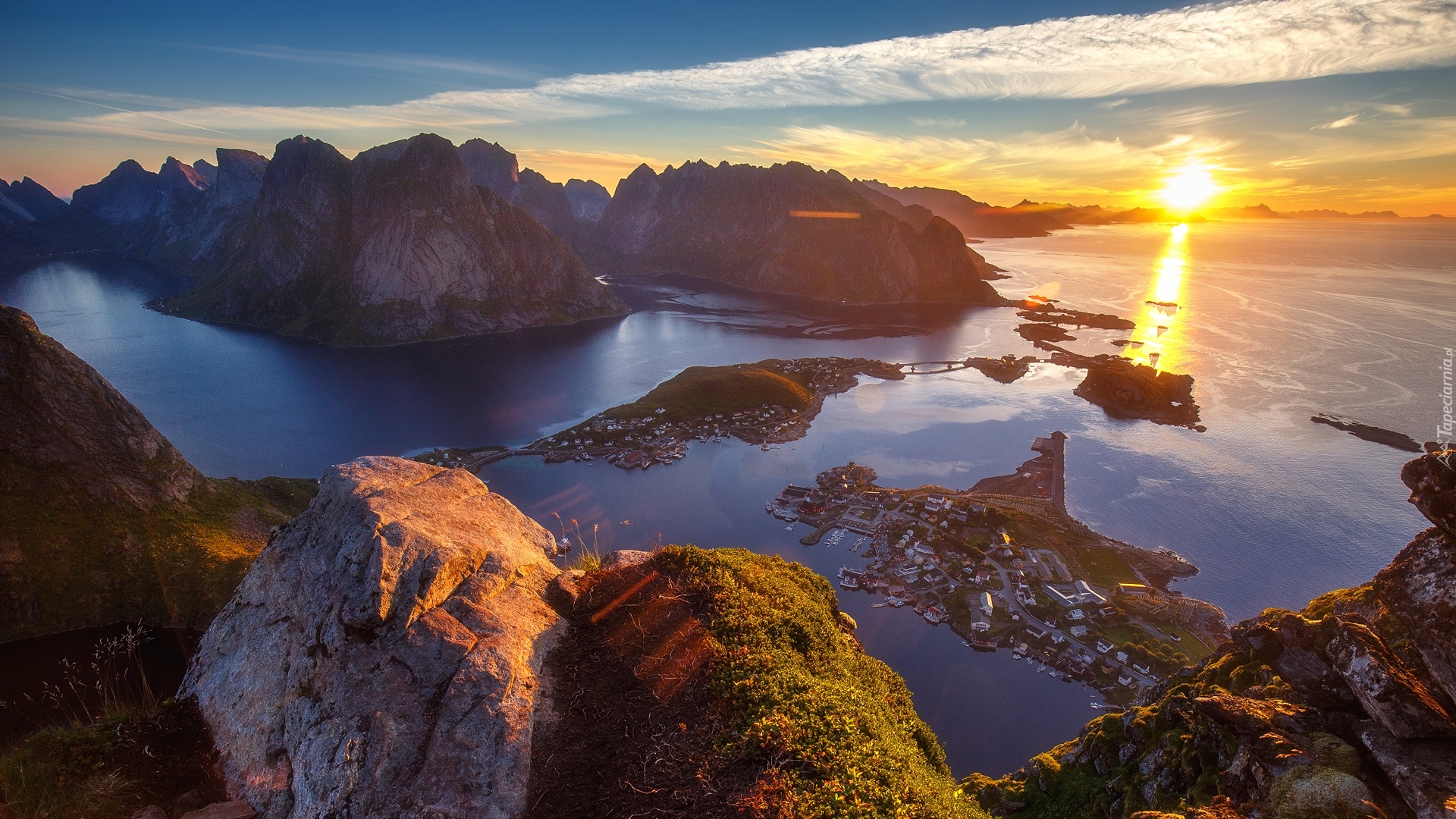 Morze Norweskie, Góry, Wysepki, Skały, Domy, Wschód słońca, Lofoty, Norwegia