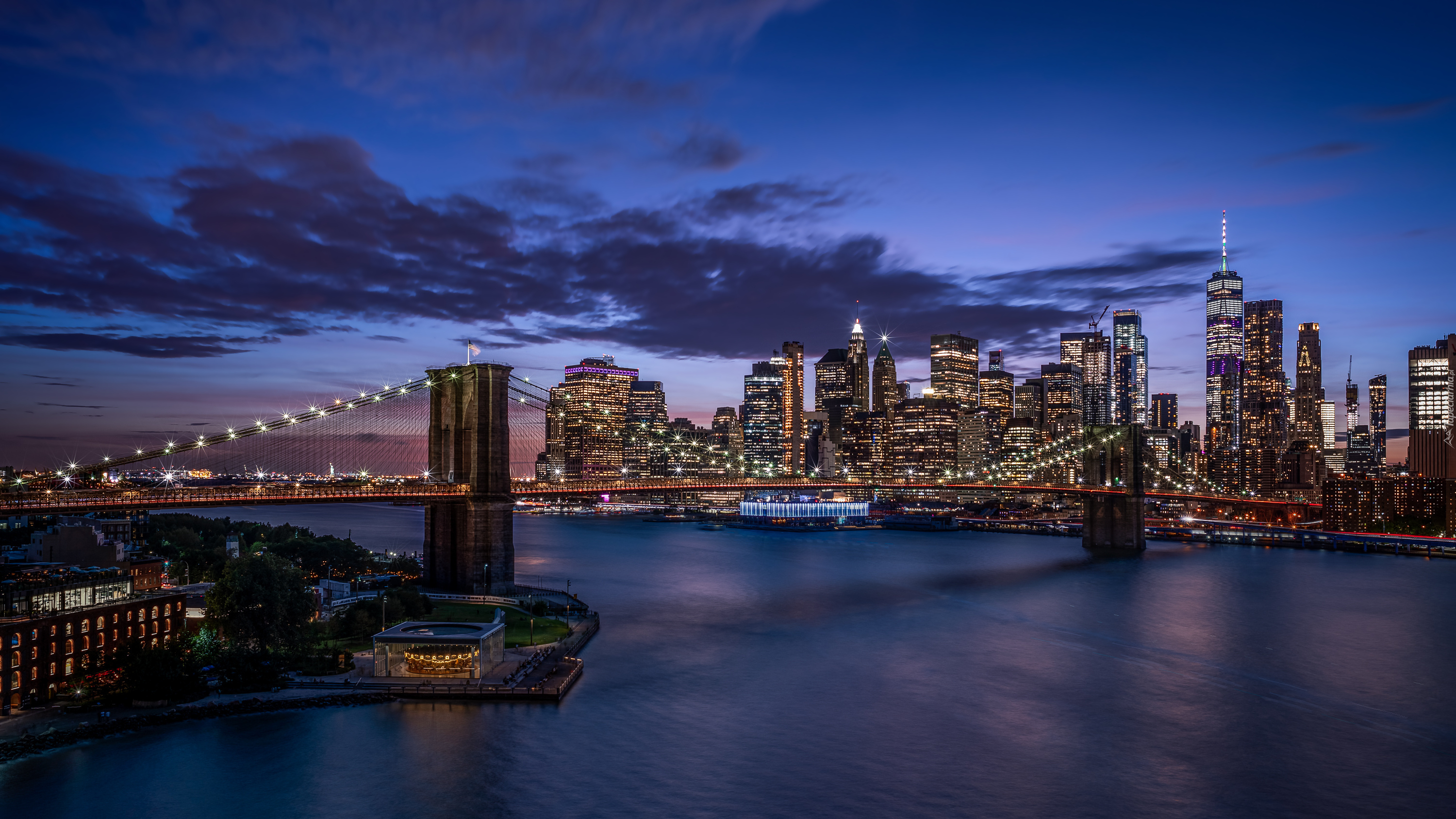Brooklyn Bridge, Most Brookliński, Wieżowce, Świt, Cieśnina East River, Nowy Jork, Manhattan, Stany Zjednoczone
