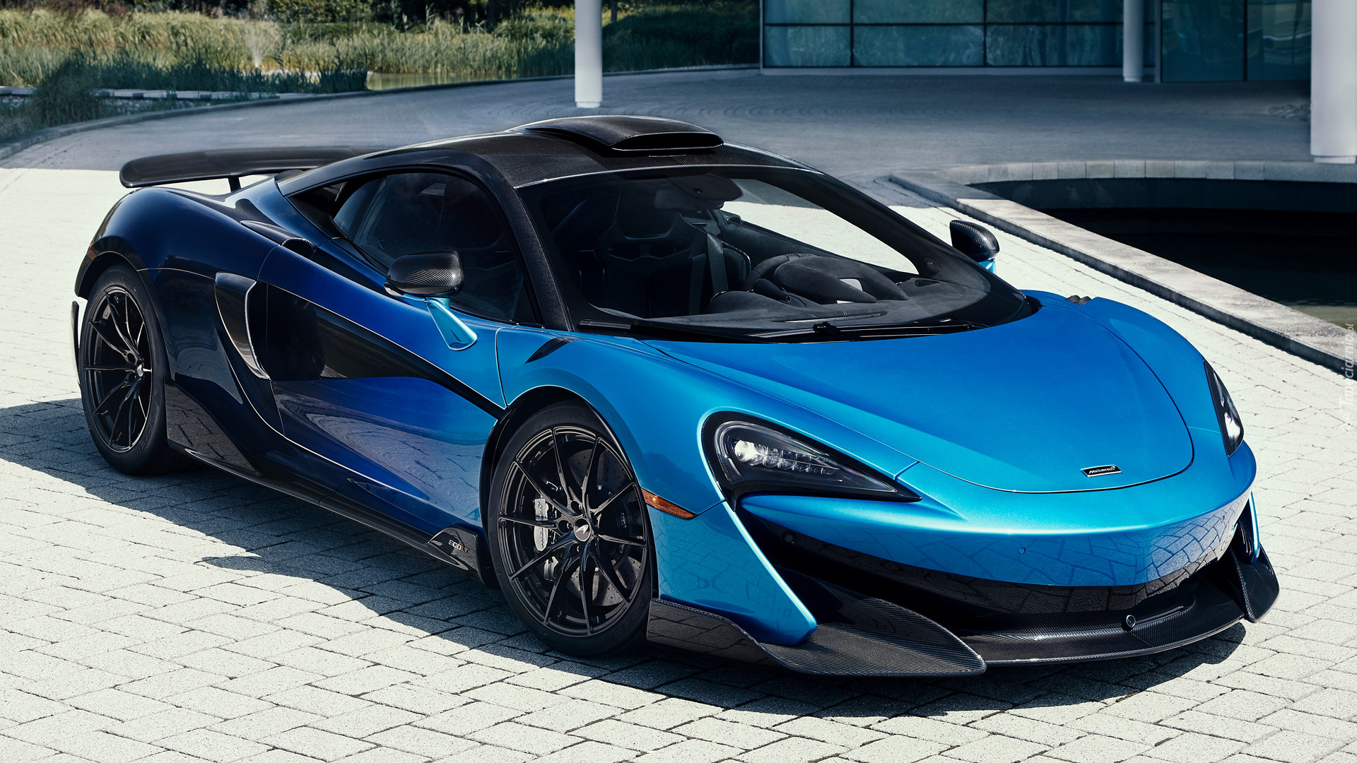 Niebieski, McLaren 600LT
