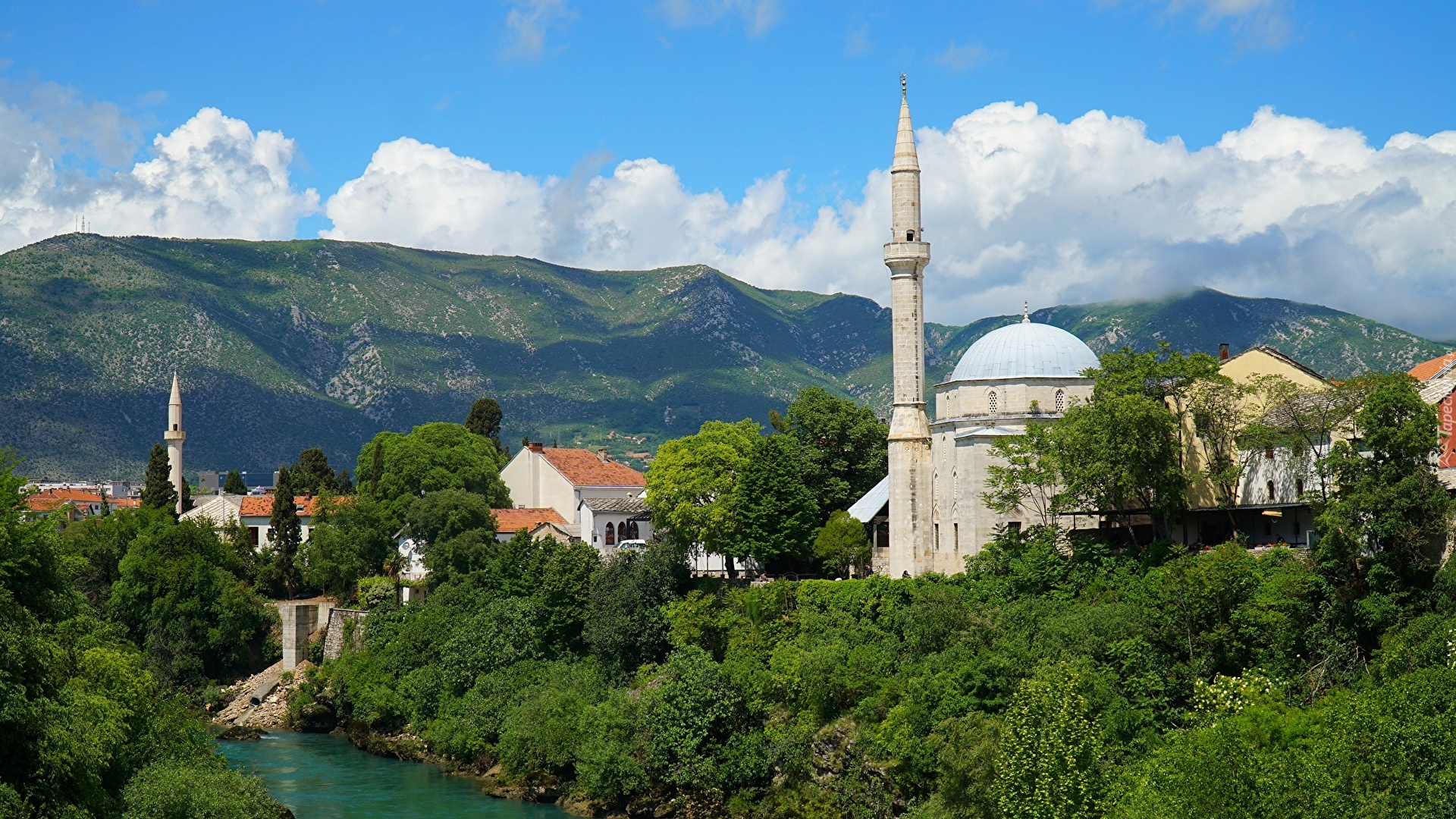 Bośnia i Hercegowina, Mostar, Meczet Koski Mehmed Pasha, Rzeka Neretva, Drzewa, Góry