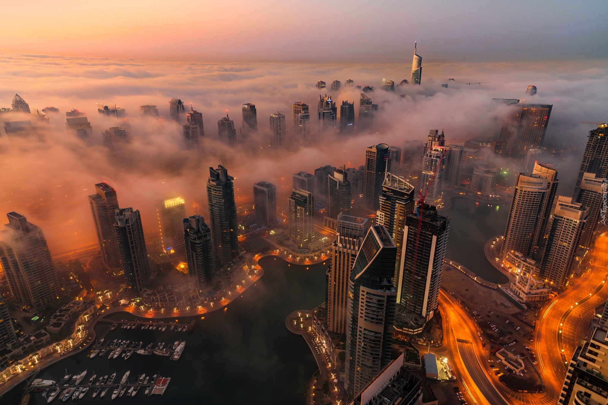 Dubaj, Wieżowce, Mgła, Drapacze chmur