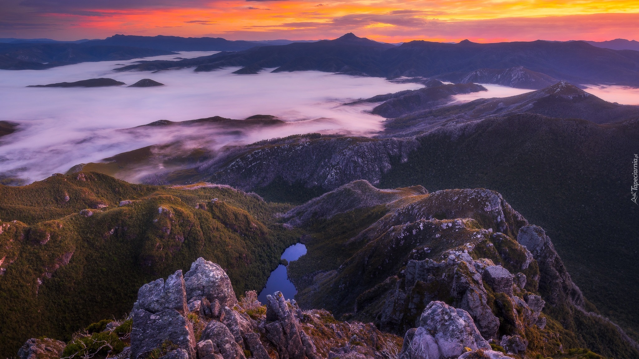 Mgła, Zachód słońca, Góry, Arthur Range, Jeziora, Skały, Tasmania, Australia