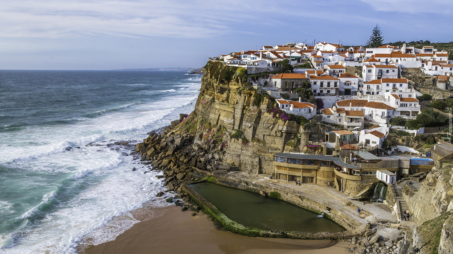 Portugalia, Wybrzeże, Miasteczko Azenhas do Mar, Klif, Skały, Domy, Morze