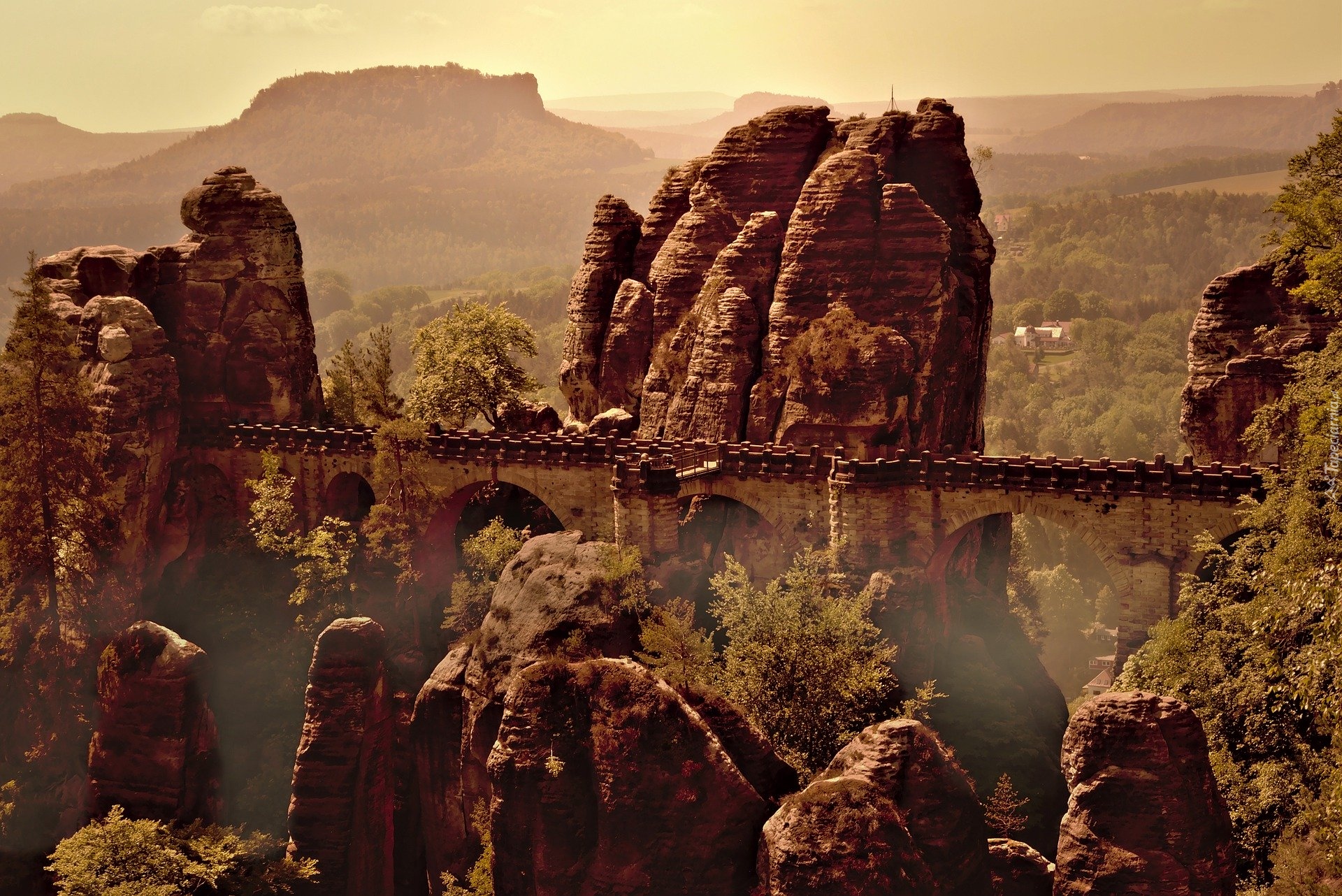 Most, Skały, Formacja skalna, Bastei, Mgła, Góry Połabskie, Park Narodowy Saskiej Szwajcarii, Niemcy