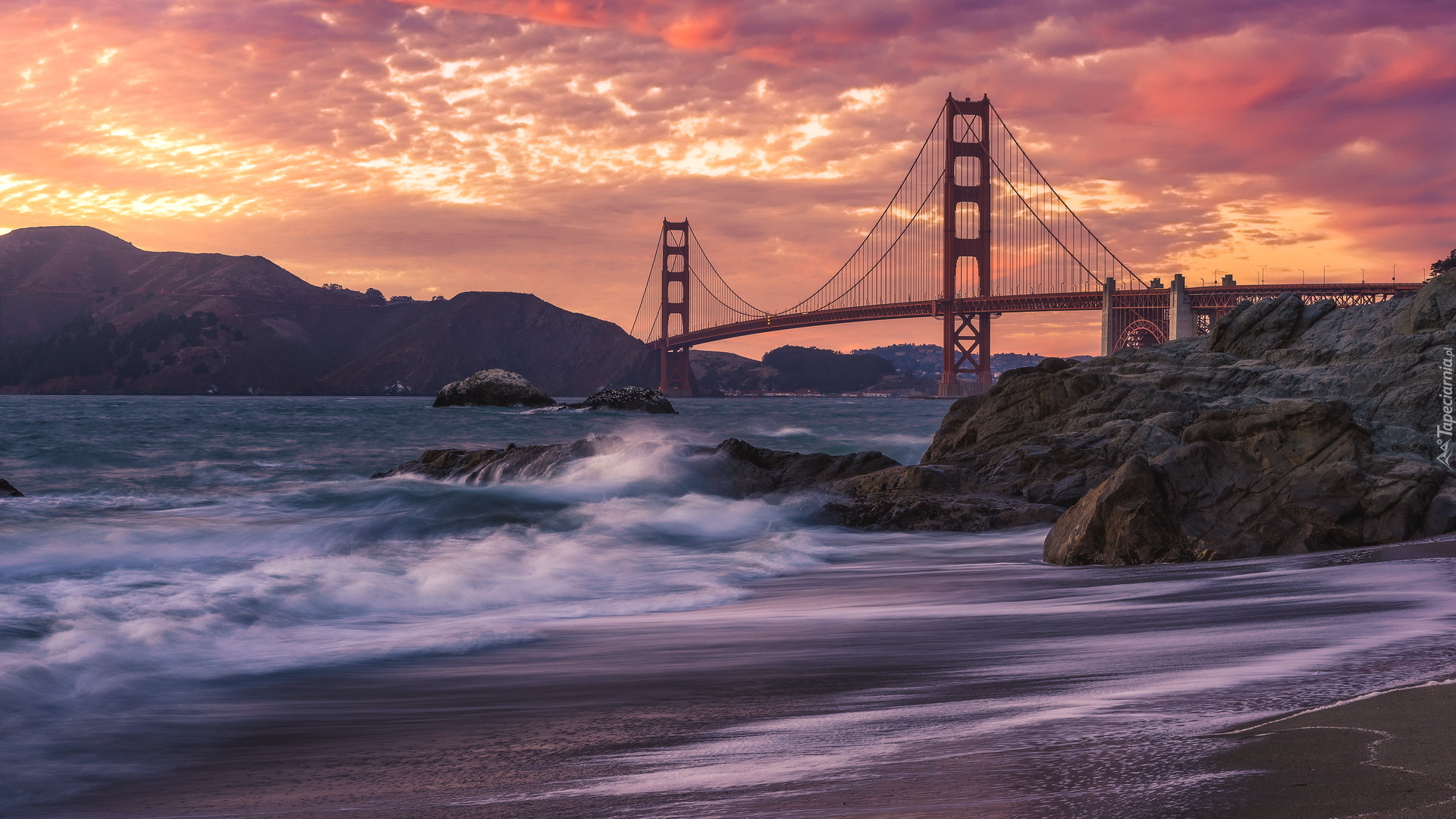 Zachód słońca, Most, Golden Gate, Skały, Fale, Cieśnina Golden Gate, San Francisco, Kalifornia, Stany Zjednoczone