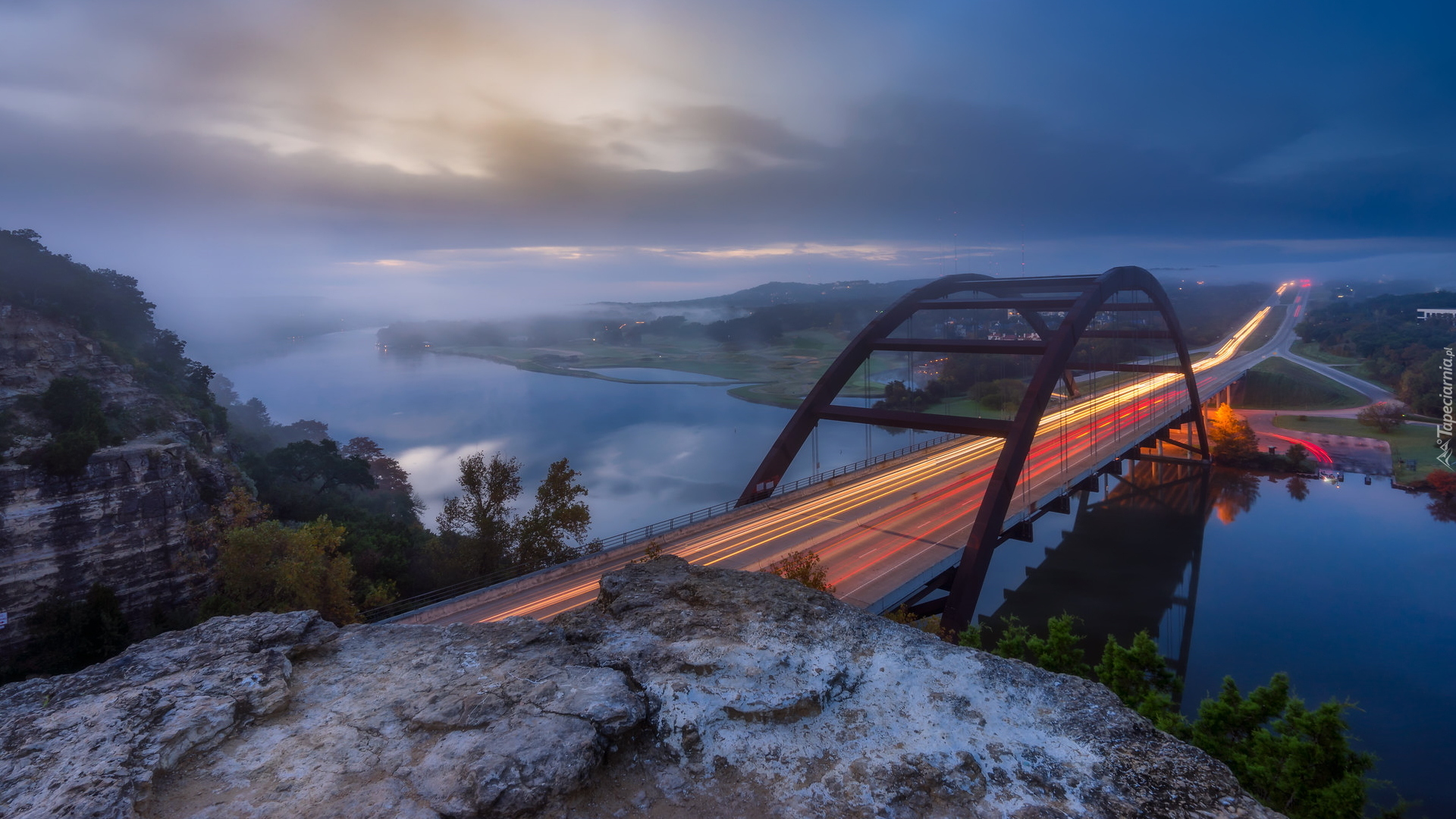 Most Pennybacker, 360 Bridge, Droga, Jezioro Austin, Skały, Mgła, Austin, Teksas, Stany Zjednoczone